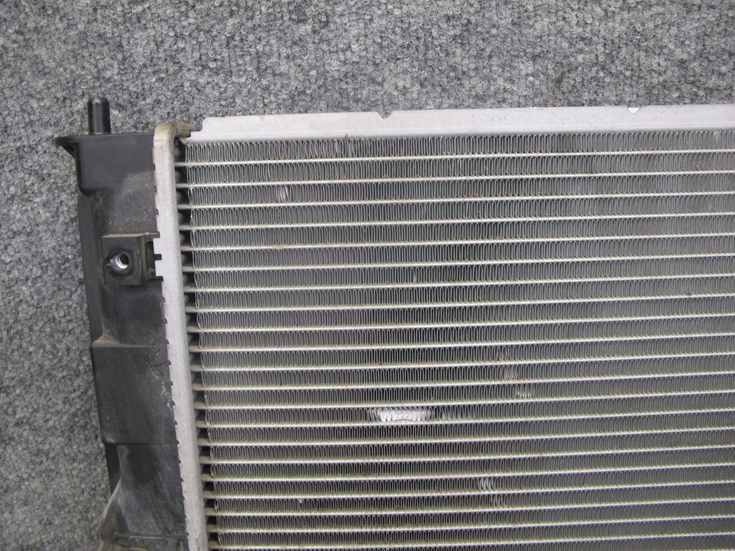 00-05 Toyota MR2 Spyder ZZW30L Engine Cooling Radiator 422132-1802 OEM