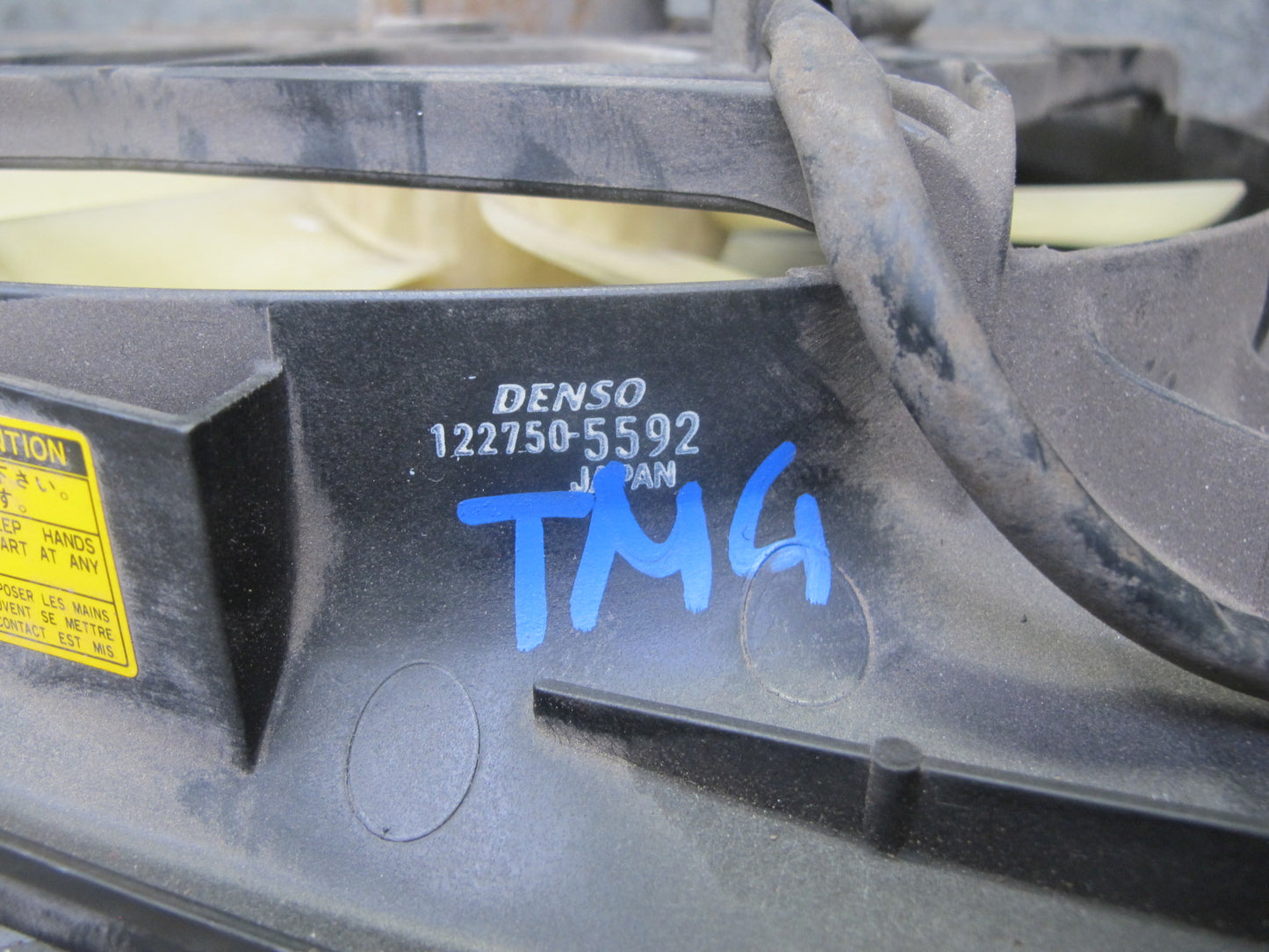 00-05 Toyota MR2 Spyder ZZW30L Engine Radiator Cooling Fan Motor Shroud OEM
