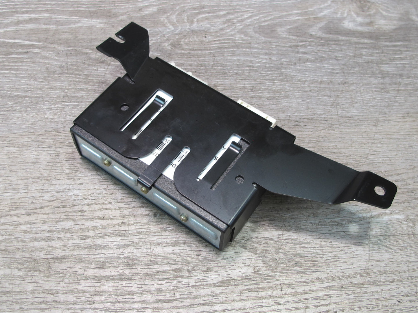 2006-2010 BMW E63 E64 M6 Suspension Damping Control Module 6773912