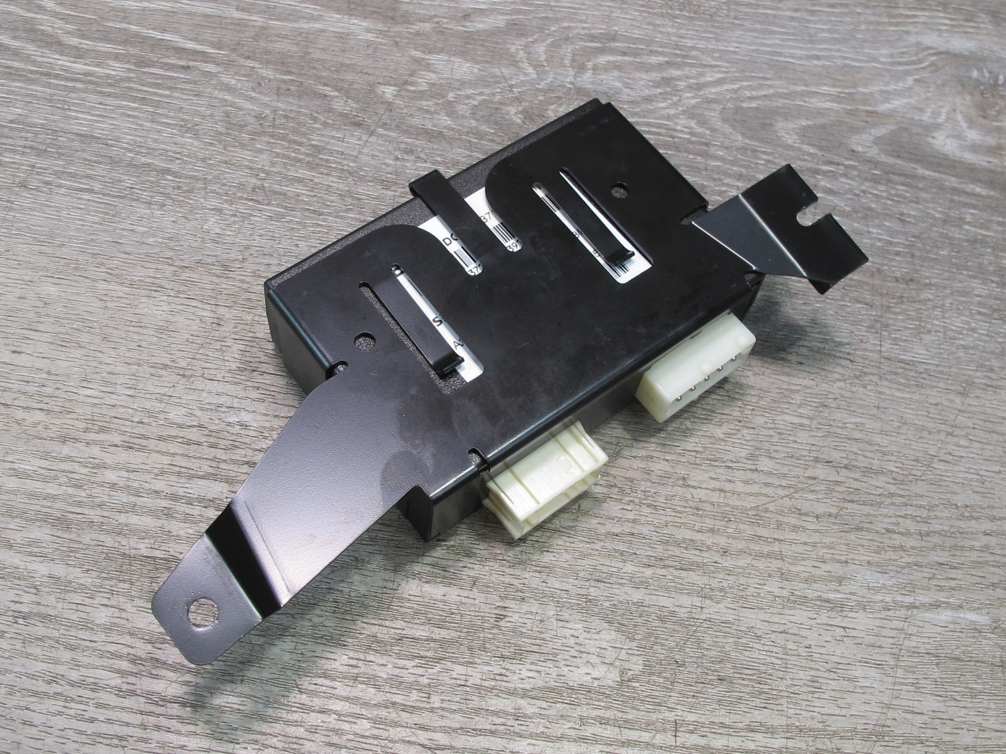 2006-2010 BMW E63 E64 M6 Suspension Damping Control Module 6773912