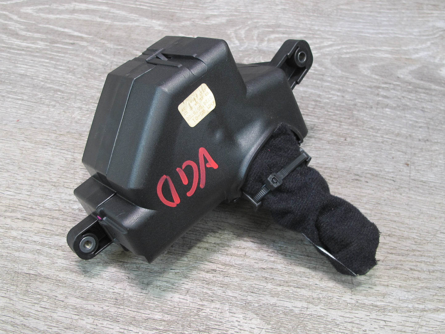 2008 VW Golf MK5 R32 VR6 Interior Fuse Relay Box Module OEM