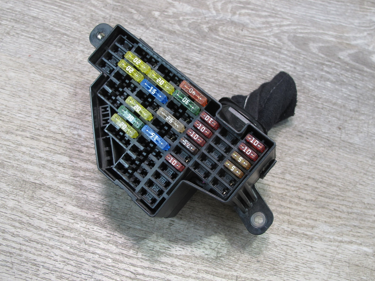 2008 VW Golf MK5 R32 VR6 Interior Fuse Relay Box Module OEM