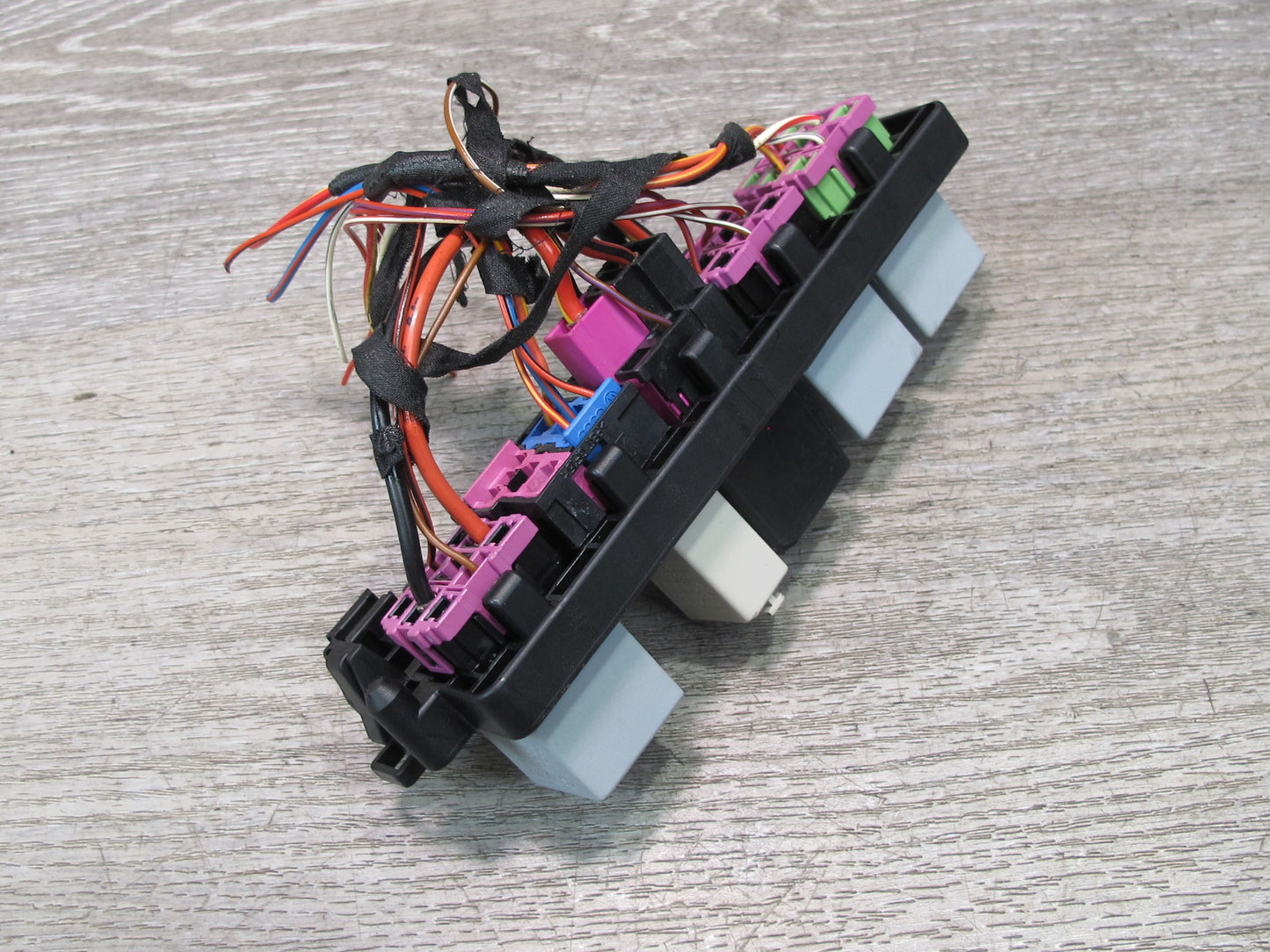 2008 VW Golf R32 R GTI Rabbit EOS Interior Fuse Relay w Holder OEM
