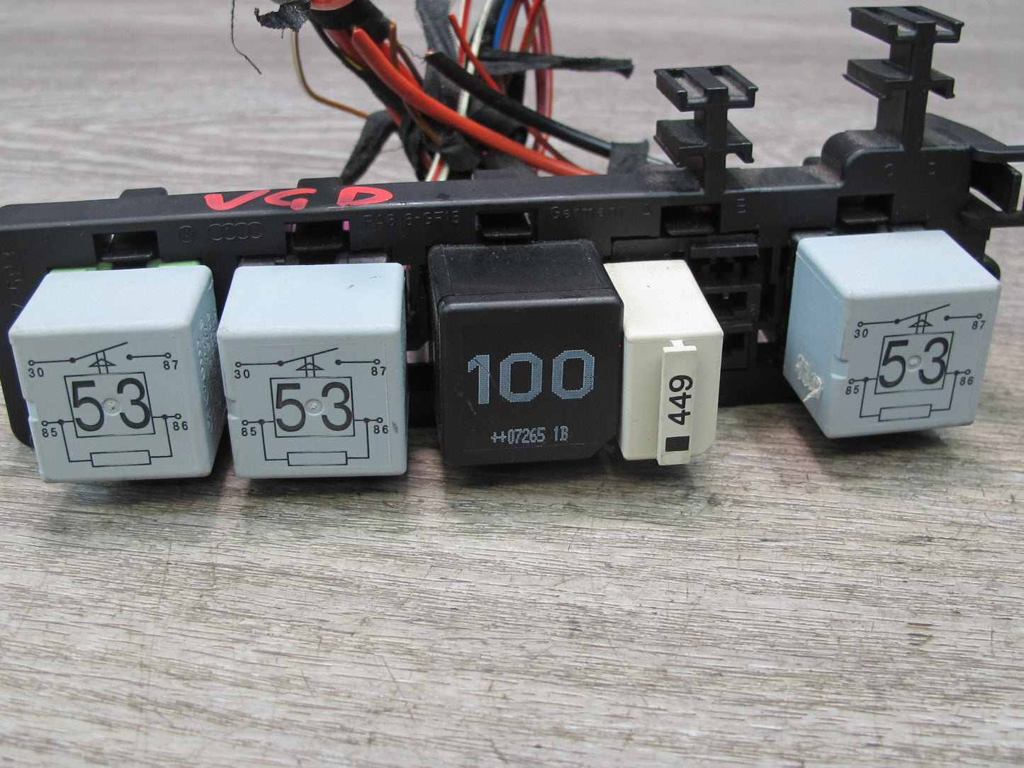 2008 VW Golf R32 R GTI Rabbit EOS Interior Fuse Relay w Holder OEM