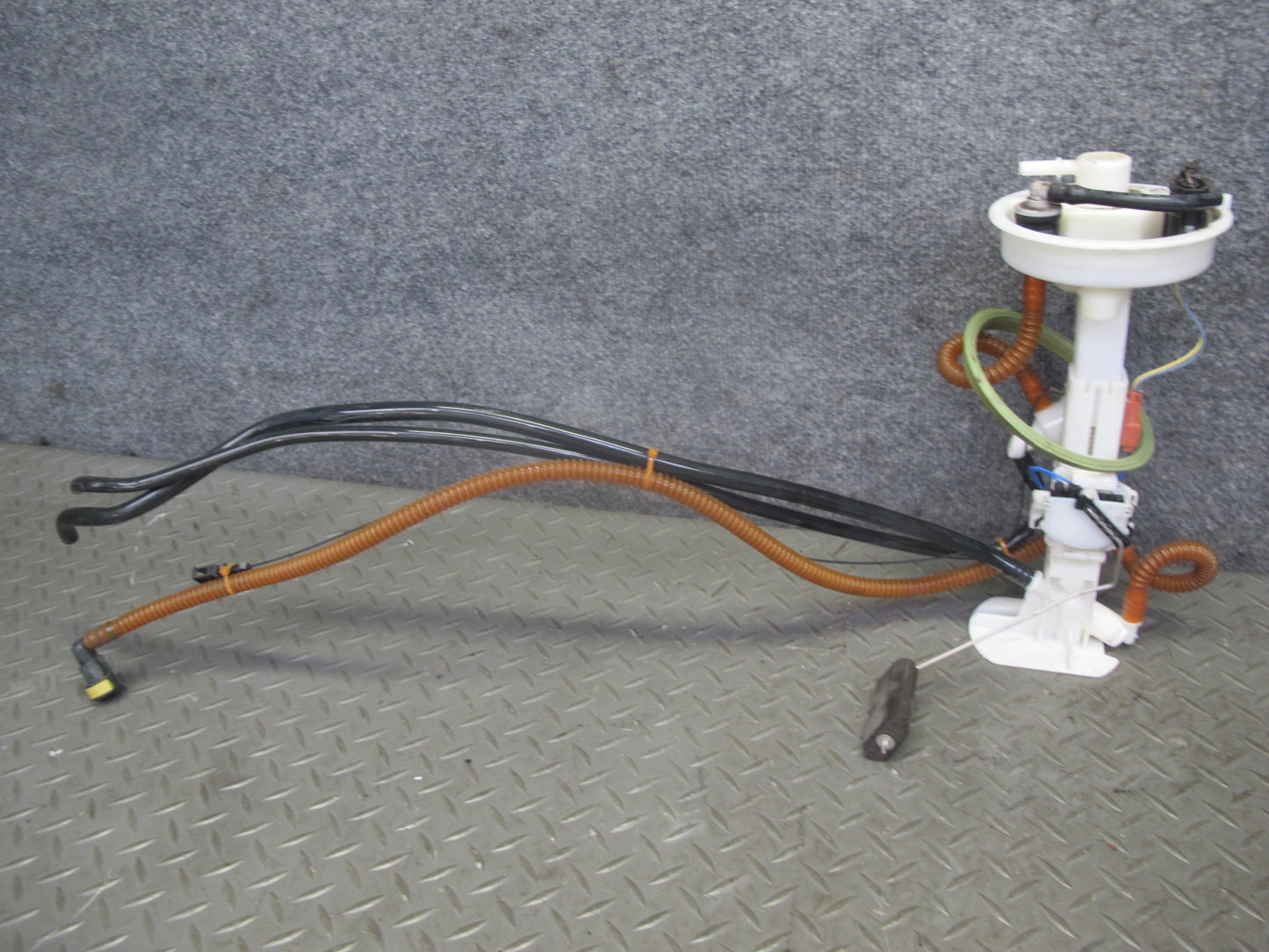 2010-2014 BMW E71 E72 X6 4.4L N63 Fuel Pump Level Sensor Sending Unit Set