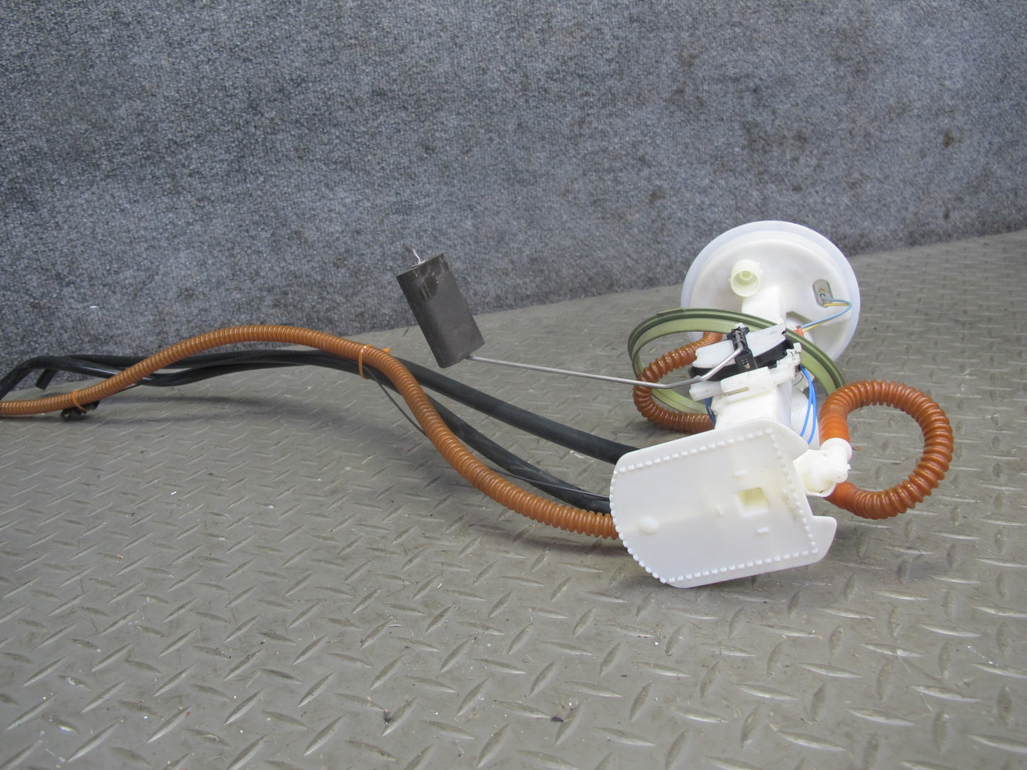 2010-2014 BMW E71 E72 X6 4.4L N63 Fuel Pump Level Sensor Sending Unit Set