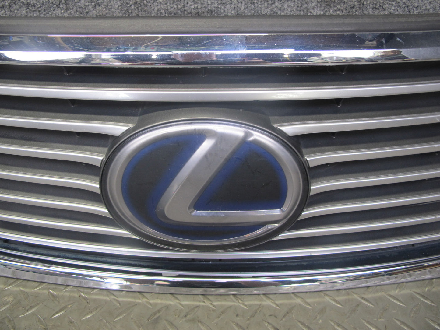 08-09 Lexus UVF46 LS600h Hybrid Front Bumper Chrome Trim Grille w Emblem OEM