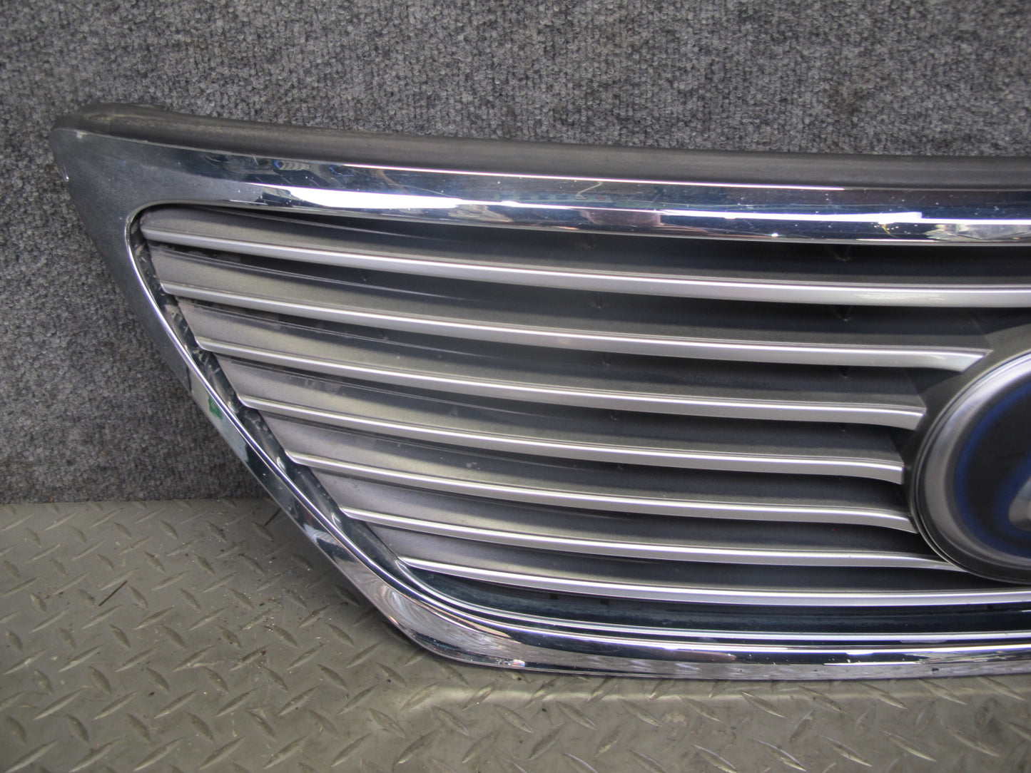 08-09 Lexus UVF46 LS600h Hybrid Front Bumper Chrome Trim Grille w Emblem OEM