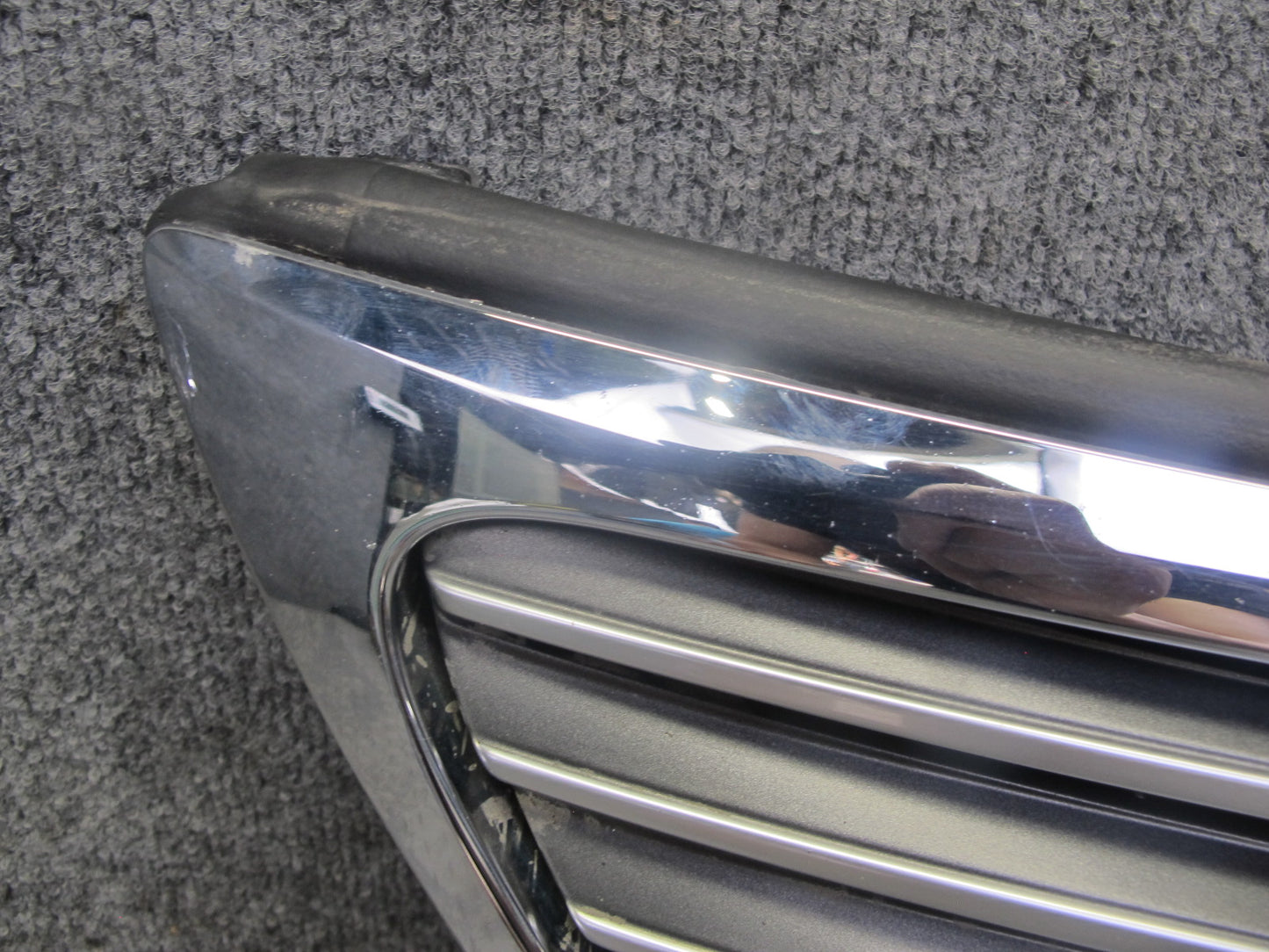 08-09 Lexus UVF46 LS600h Hybrid Front Bumper Chrome Trim Grille w Emblem OEM