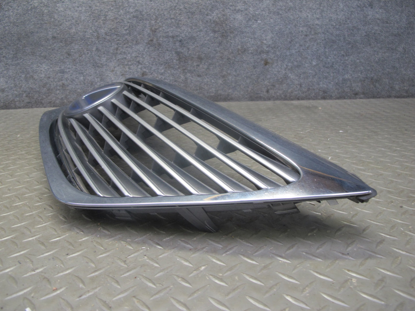 08-09 Lexus UVF46 LS600h Hybrid Front Bumper Chrome Trim Grille w Emblem OEM