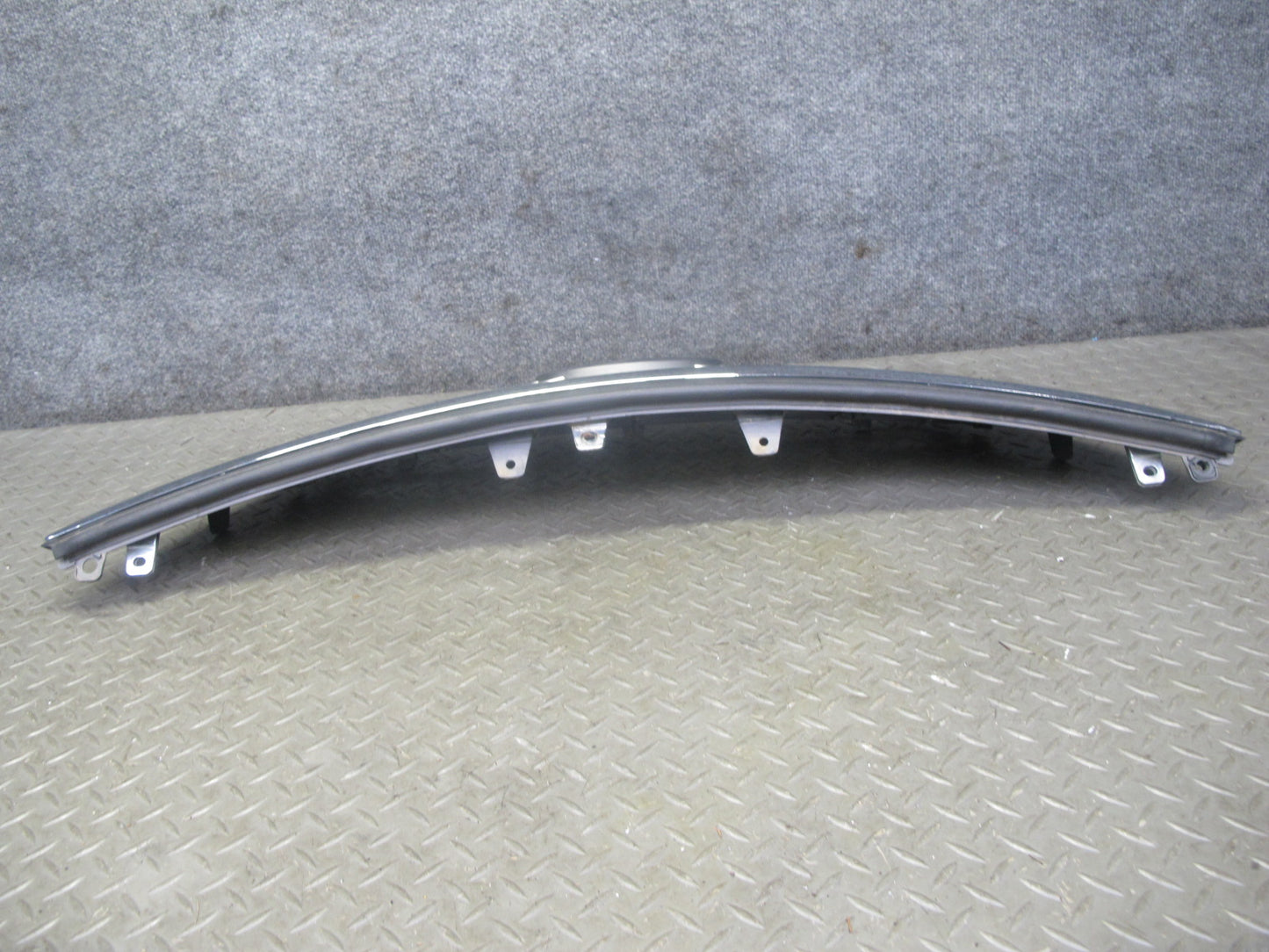 08-09 Lexus UVF46 LS600h Hybrid Front Bumper Chrome Trim Grille w Emblem OEM