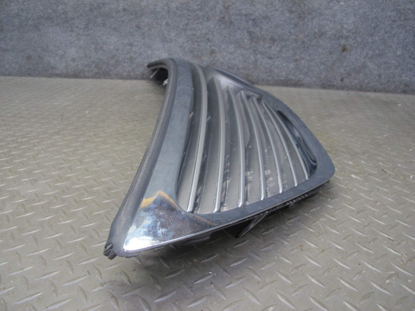 08-09 Lexus UVF46 LS600h Hybrid Front Bumper Chrome Trim Grille w Emblem OEM