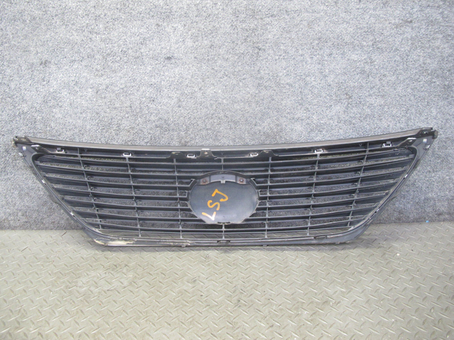 08-09 Lexus UVF46 LS600h Hybrid Front Bumper Chrome Trim Grille w Emblem OEM