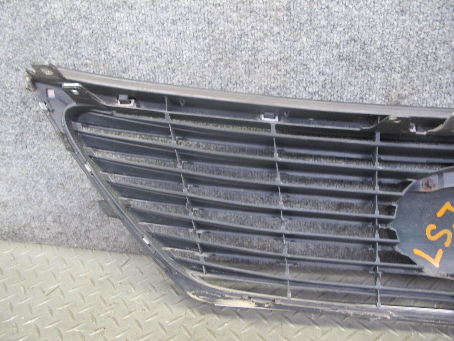 08-09 Lexus UVF46 LS600h Hybrid Front Bumper Chrome Trim Grille w Emblem OEM
