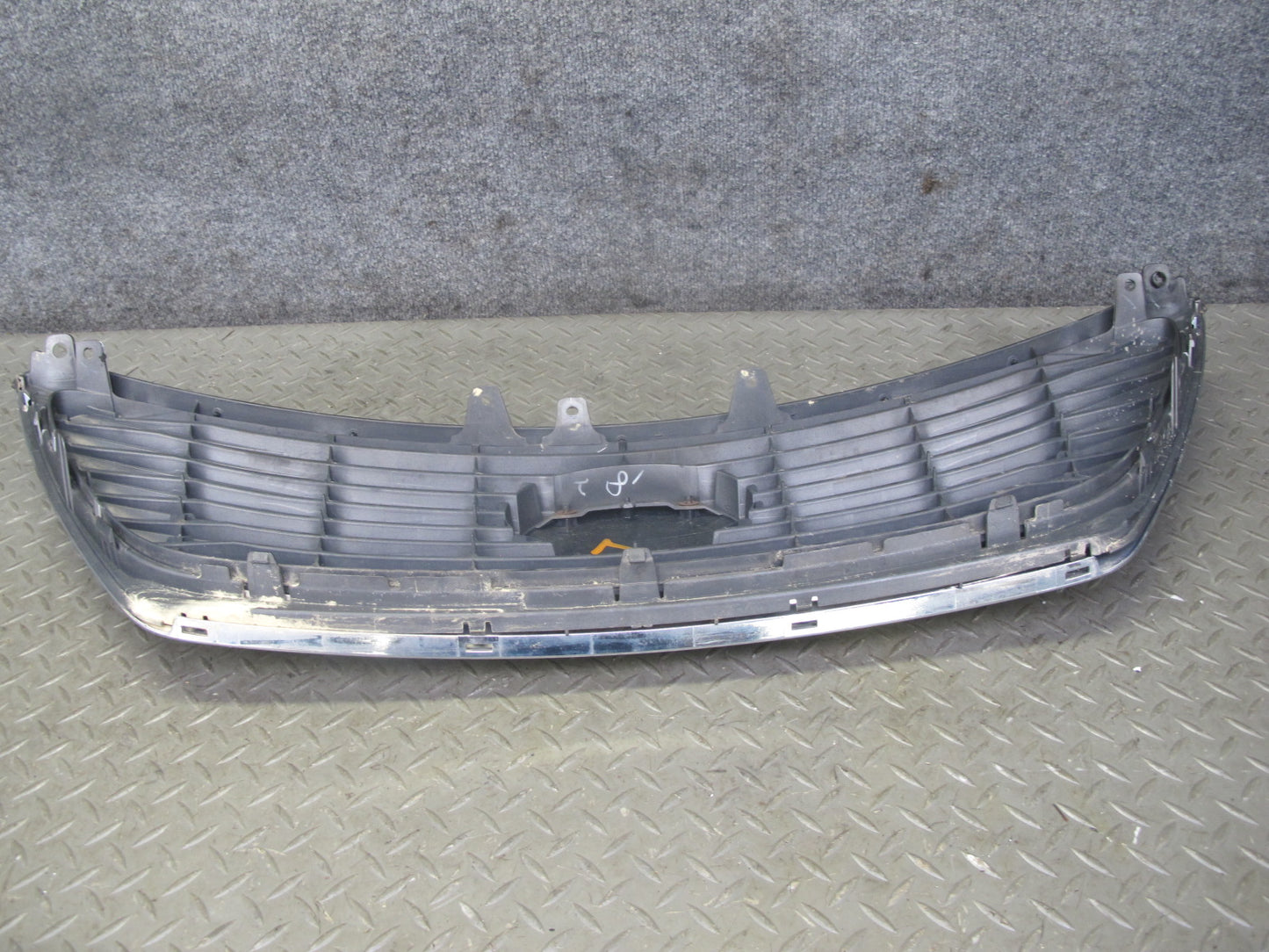 08-09 Lexus UVF46 LS600h Hybrid Front Bumper Chrome Trim Grille w Emblem OEM