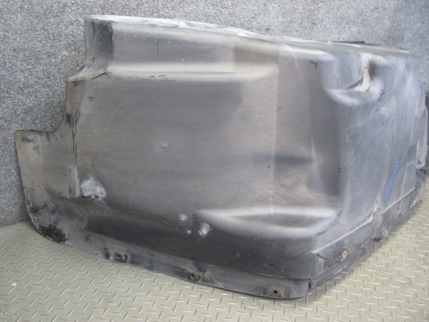 2003-2009 Hummer H2 Front Right Side Wheel Fender Liner Splash Guard Shield