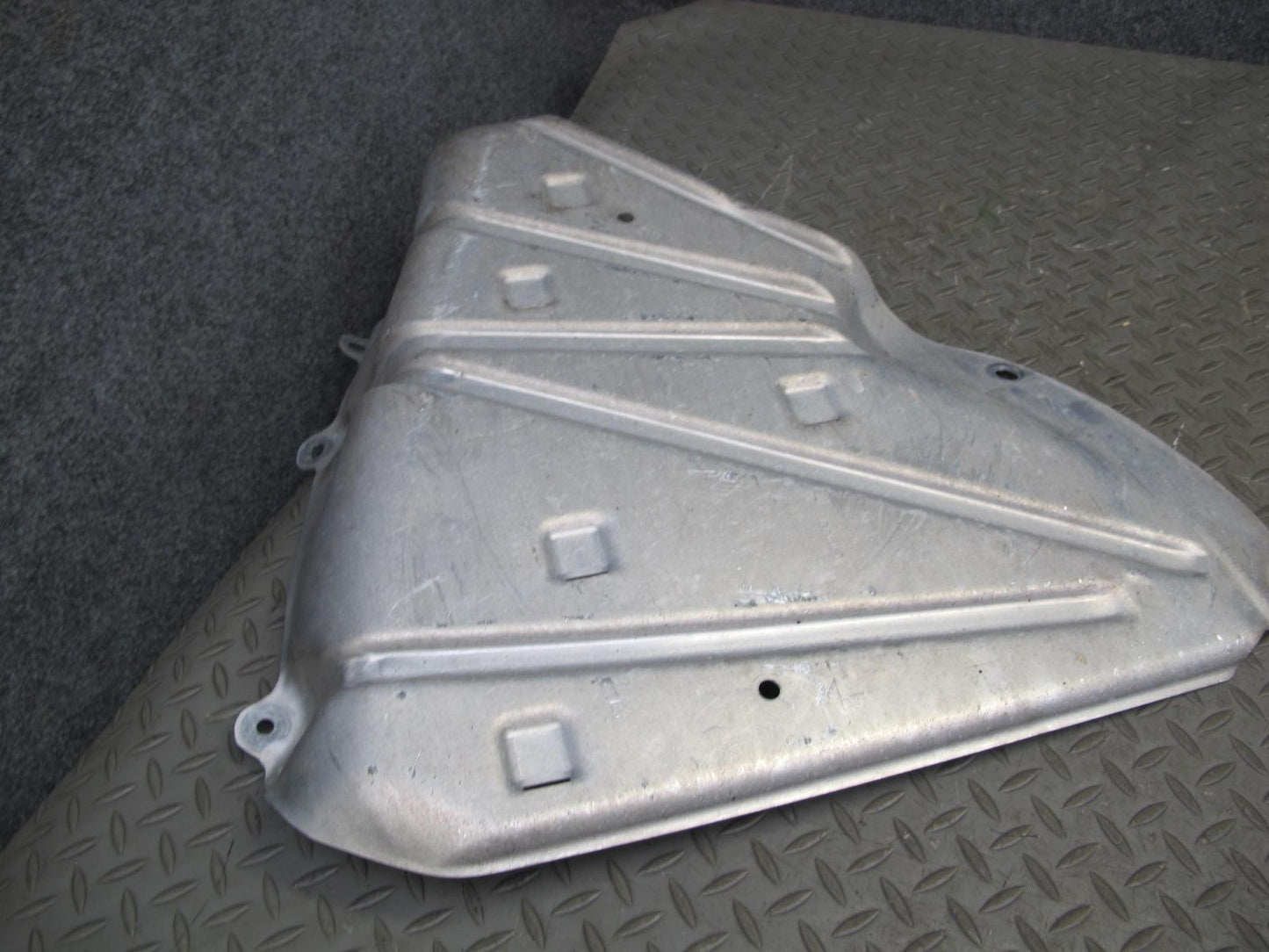05-13 Chevrolet Corvette C6 Left Fuel Tank w Shield Cover OEM