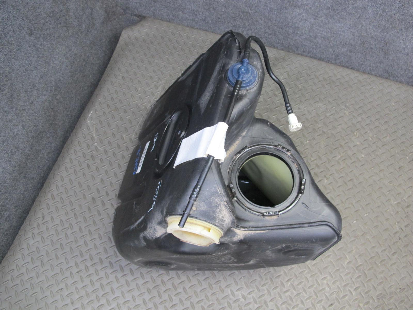 05-13 Chevrolet Corvette C6 Right Fuel Tank w Shield Cover OEM