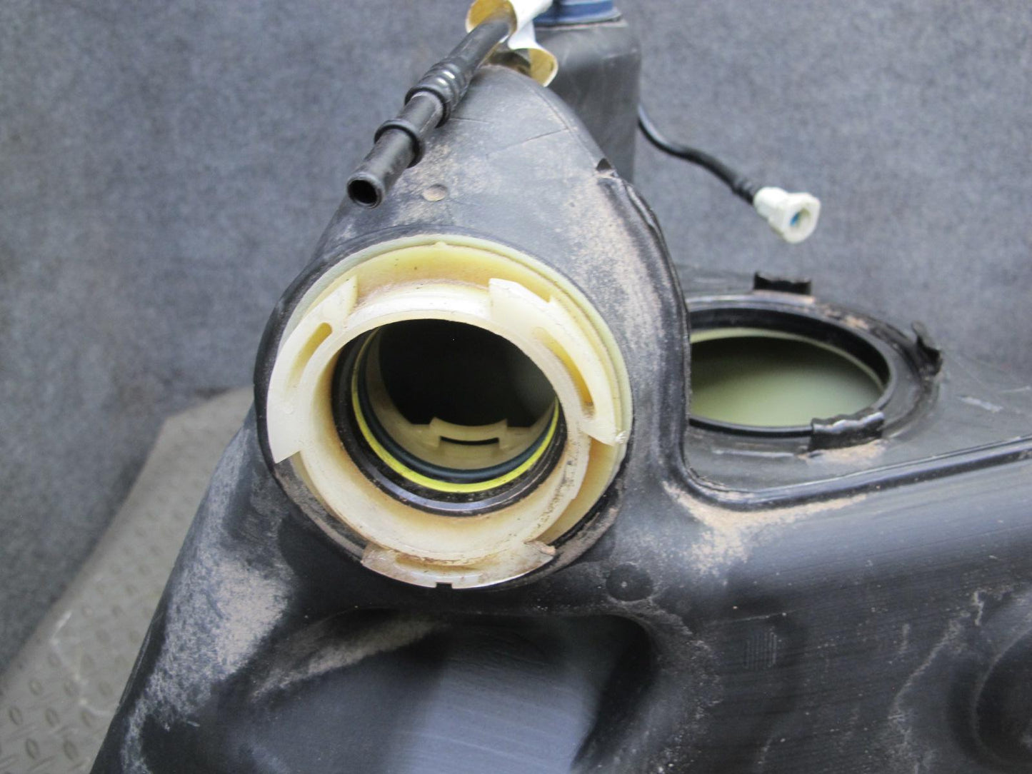 05-13 Chevrolet Corvette C6 Right Fuel Tank w Shield Cover OEM