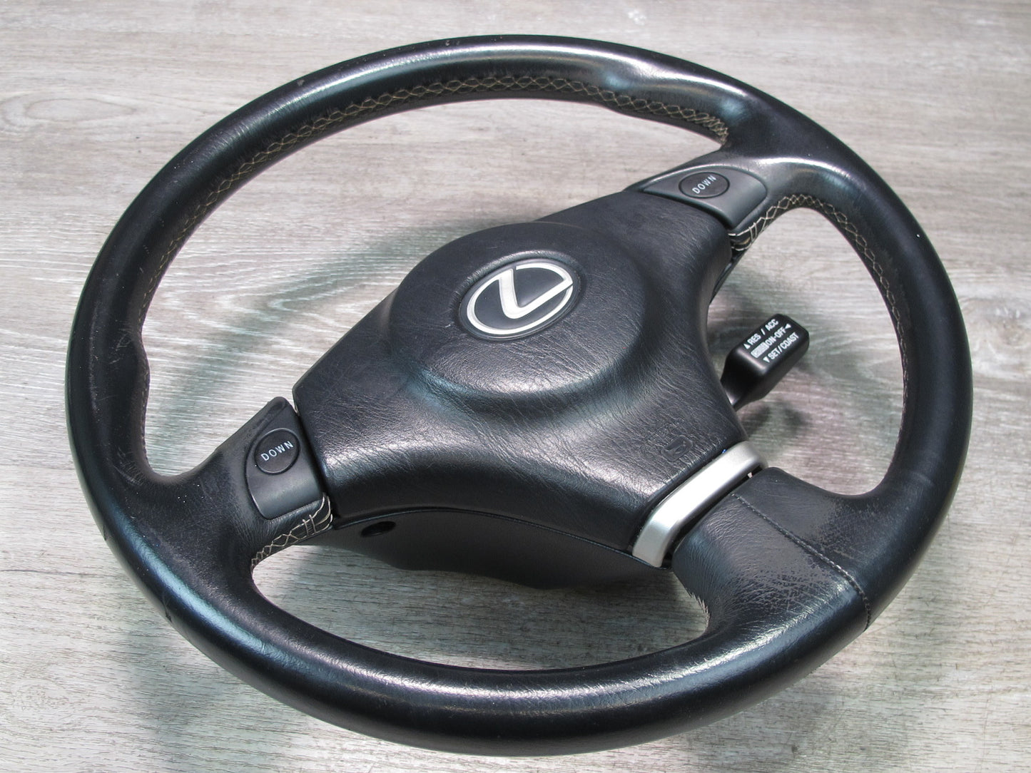 01-05 LEXUS IS300 FRONT LEFT DRIVER SIDE STEERING WHEEL W/ SRS AIRBAG OEM
