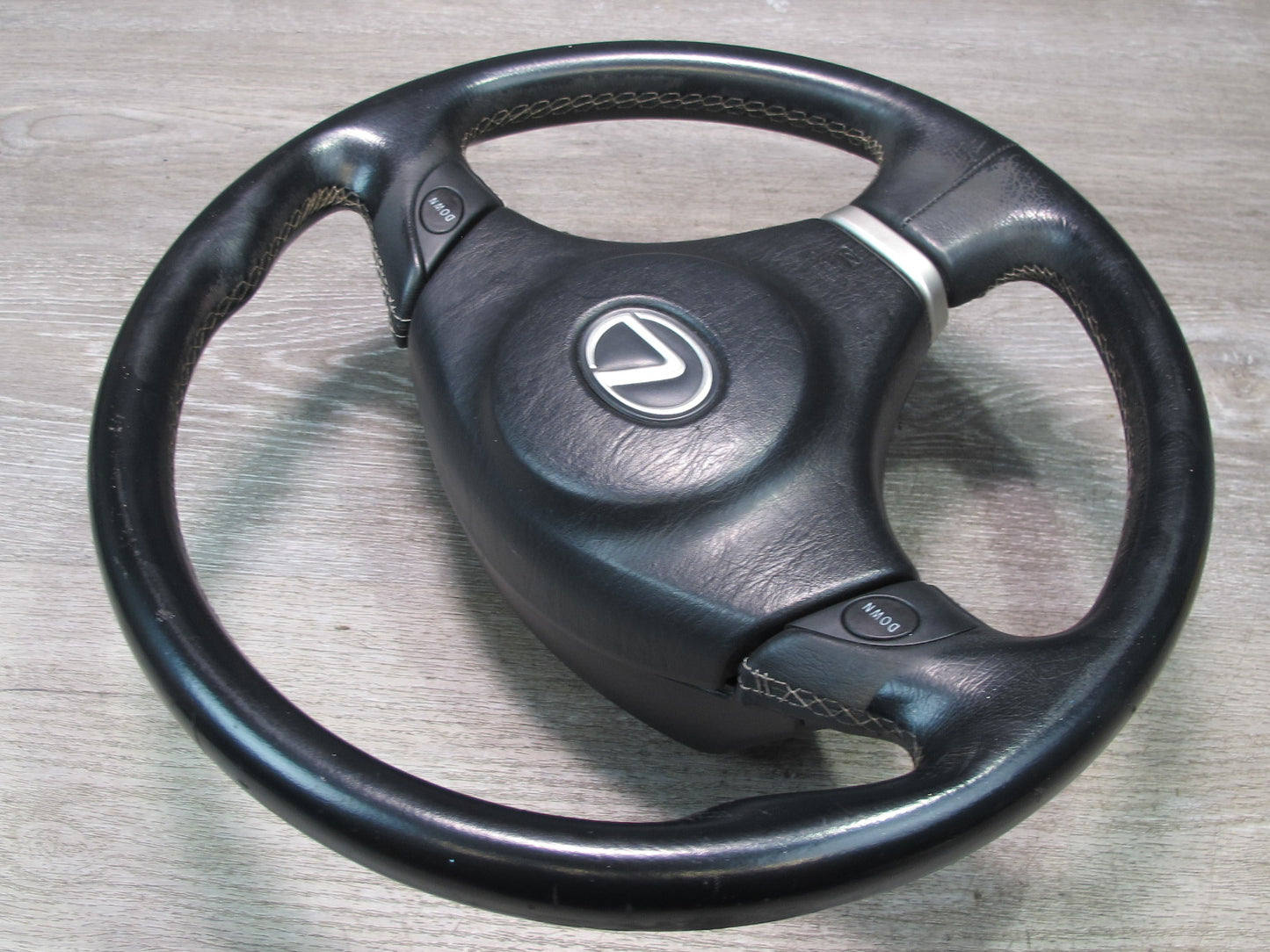 01-05 LEXUS IS300 FRONT LEFT DRIVER SIDE STEERING WHEEL W/ SRS AIRBAG OEM