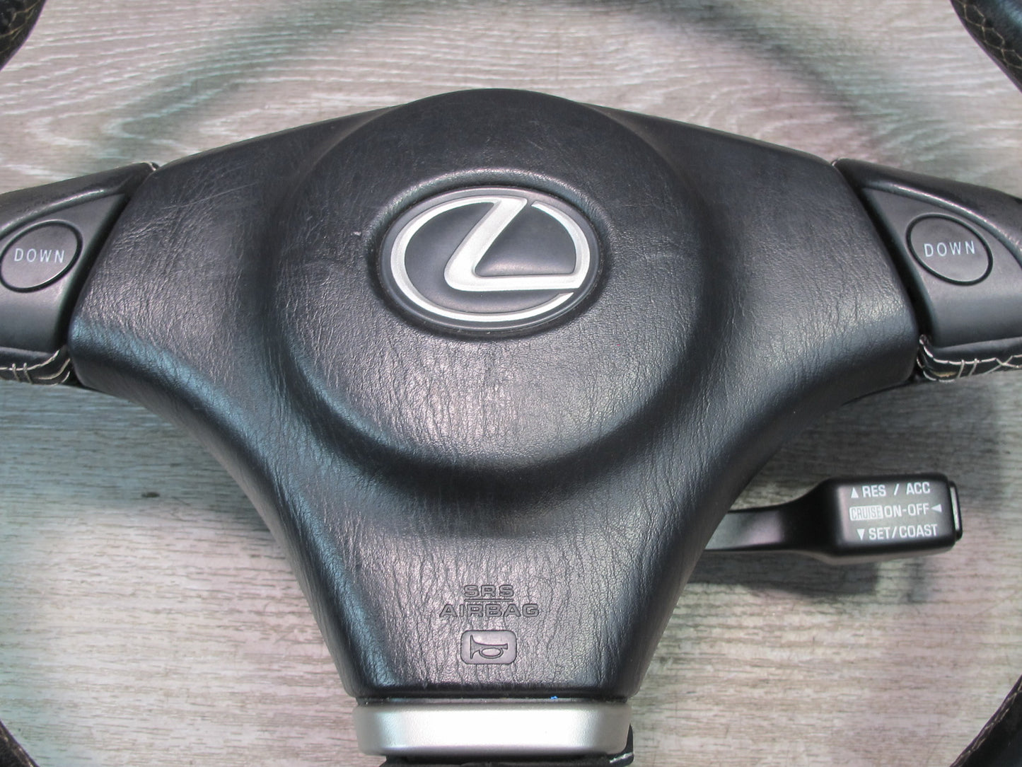 01-05 LEXUS IS300 FRONT LEFT DRIVER SIDE STEERING WHEEL W/ SRS AIRBAG OEM