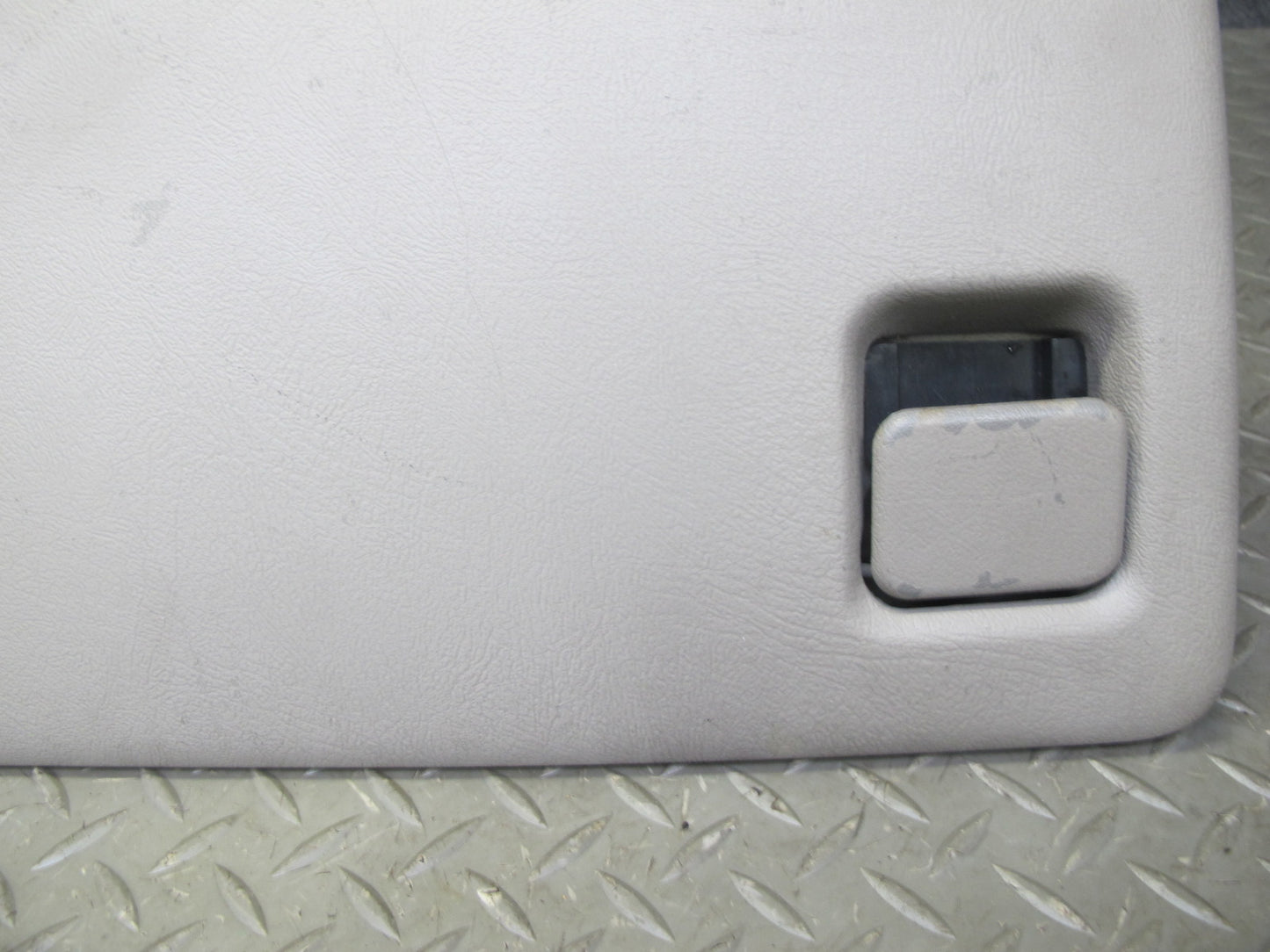 2003-2007 Hummer H2 Front Right Passenger Dash Glove Box Compartment Storage