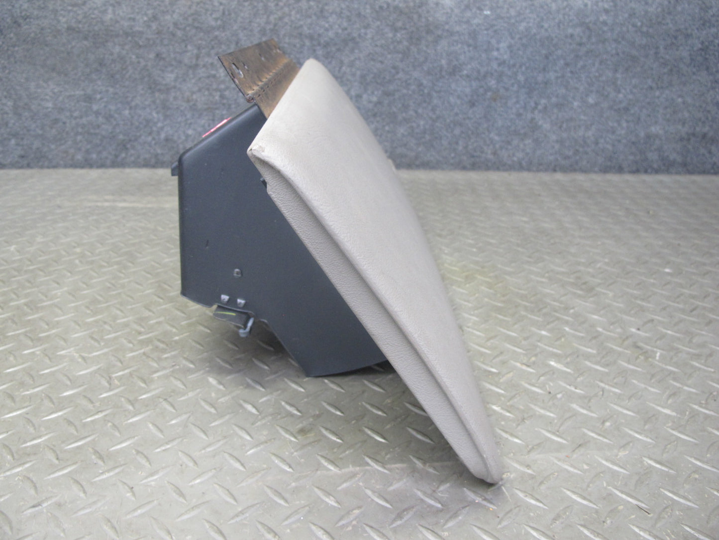 2003-2007 Hummer H2 Front Right Passenger Dash Glove Box Compartment Storage