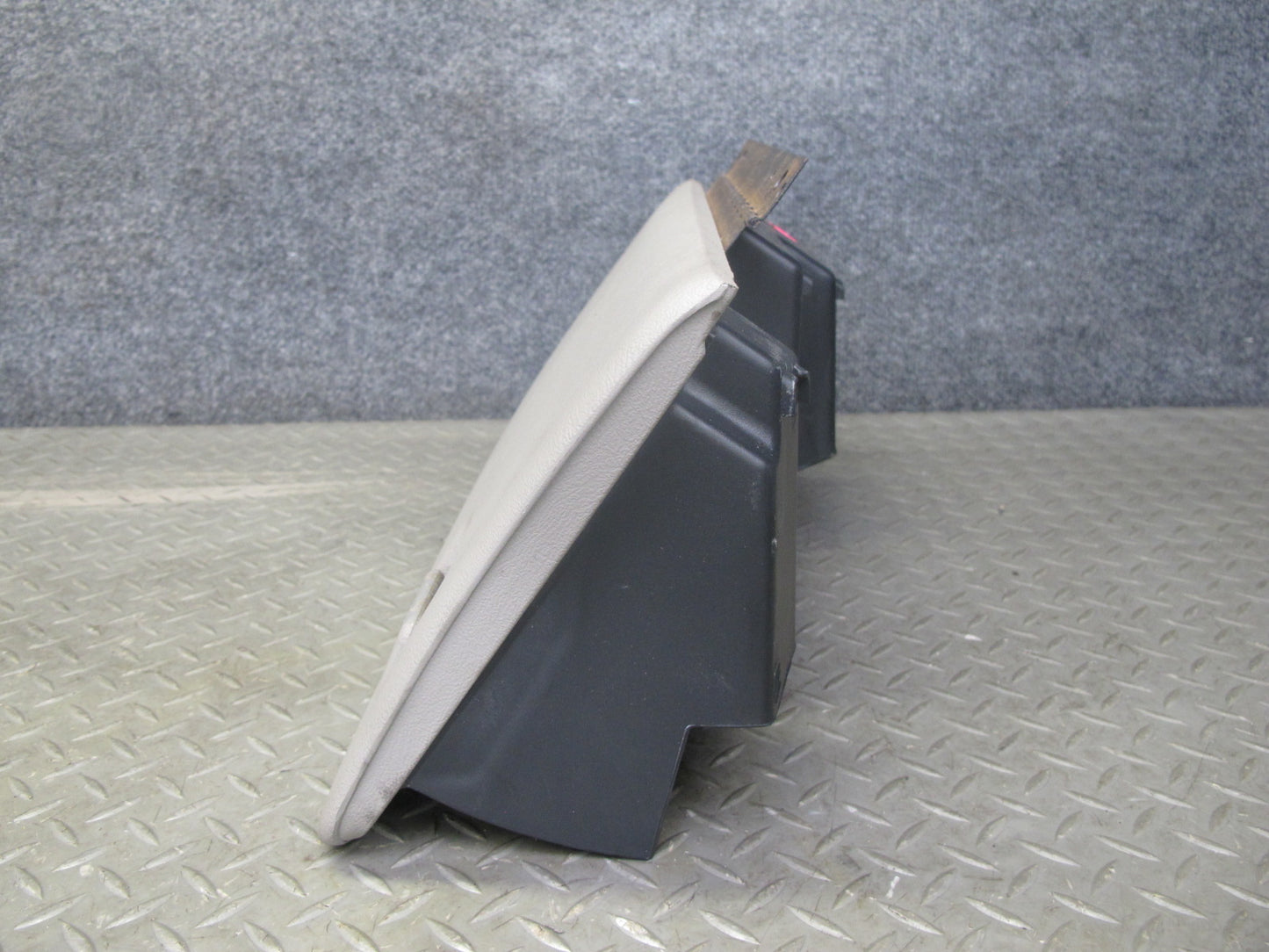 2003-2007 Hummer H2 Front Right Passenger Dash Glove Box Compartment Storage