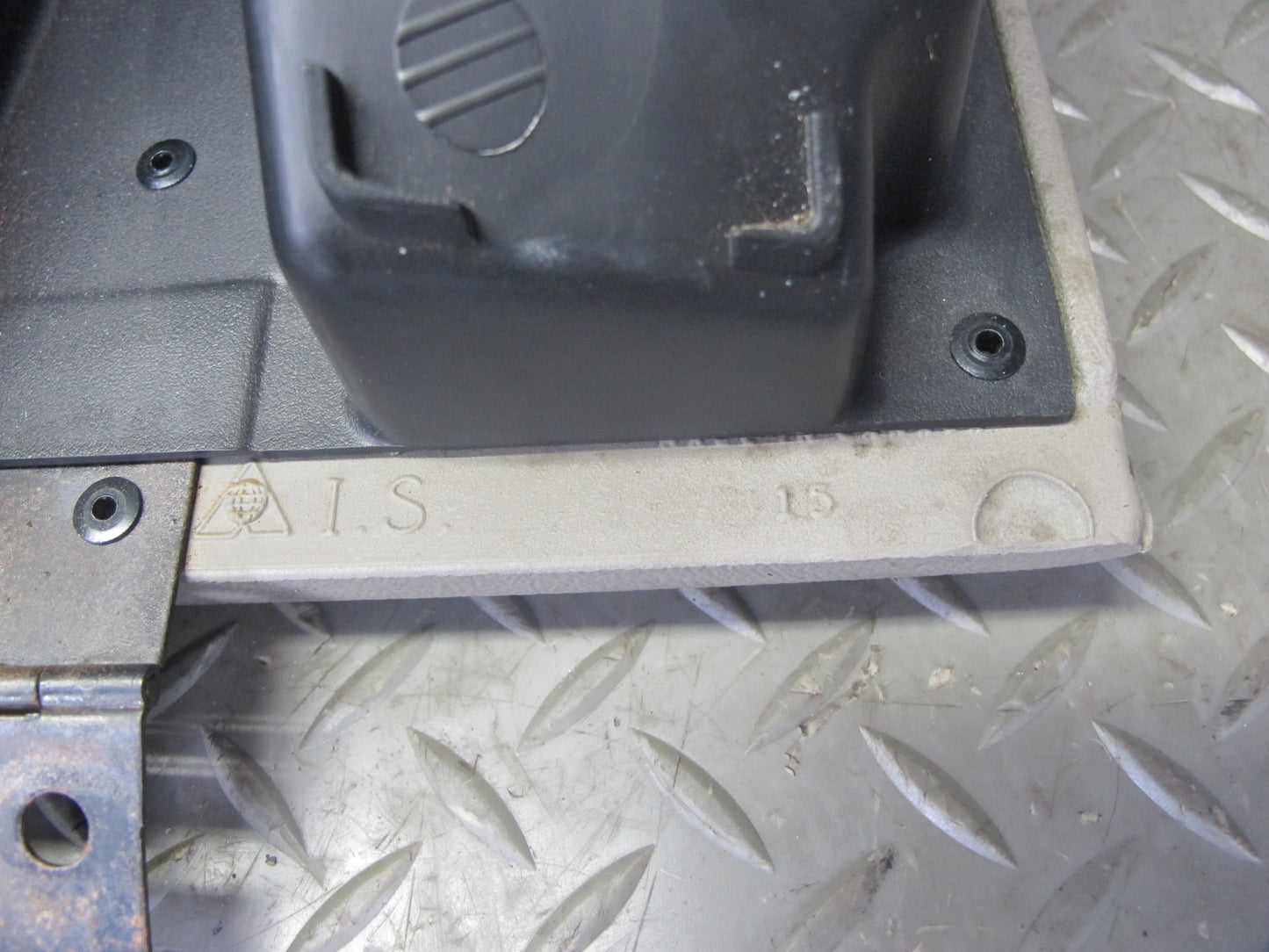 2003-2007 Hummer H2 Front Right Passenger Dash Glove Box Compartment Storage