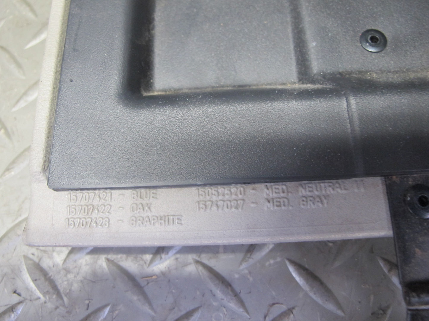 2003-2007 Hummer H2 Front Right Passenger Dash Glove Box Compartment Storage