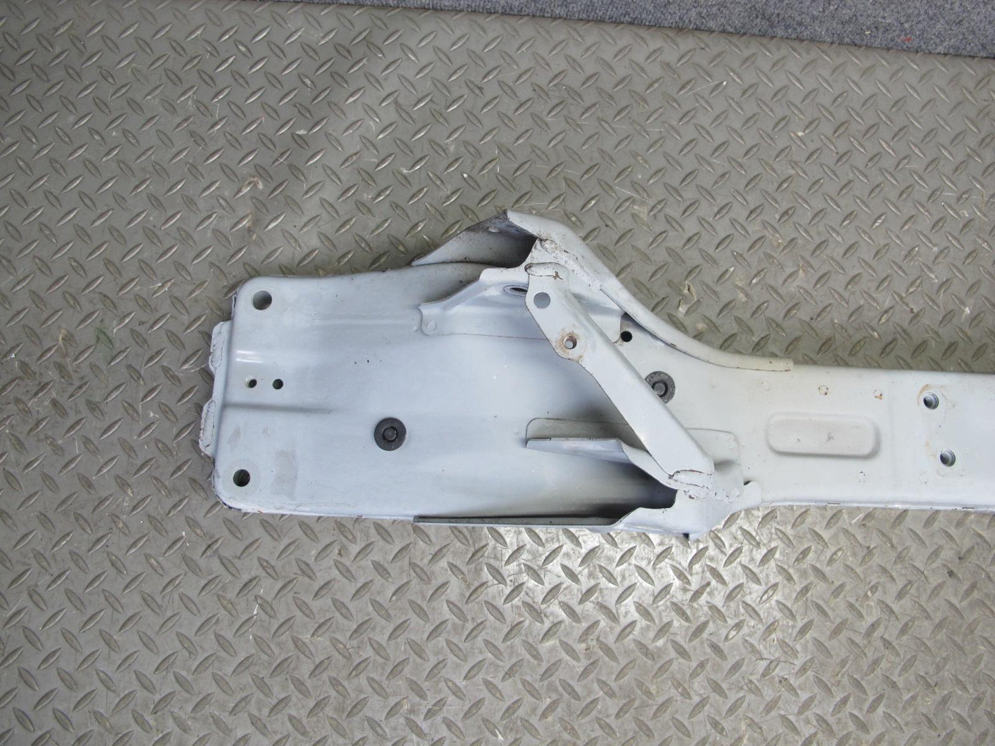 00-02 Toyota MR2 Spyder ZZW30L Rear Suspension Sub Frame Crossmember Carrier OEM