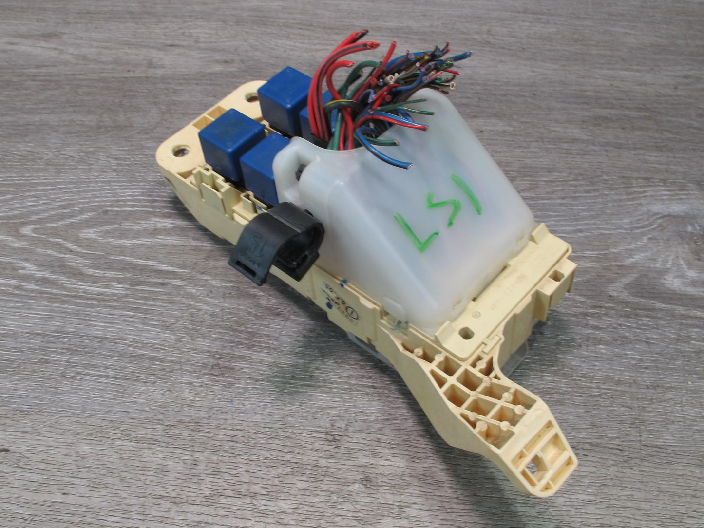 95-97 Lexus LS400 UCF20L Interior Cabin Fuse Relay Junction Box Module OEM