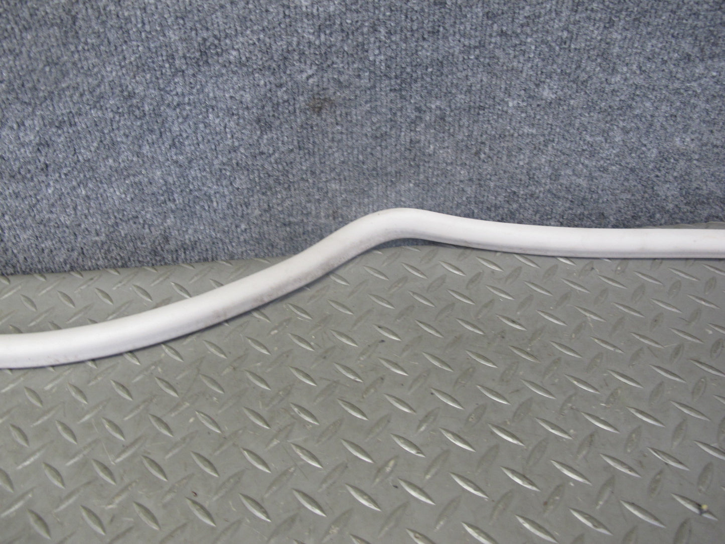 2003-2009 Hummer H2 Front Upper Roof Weatherstrip Rubber Seal