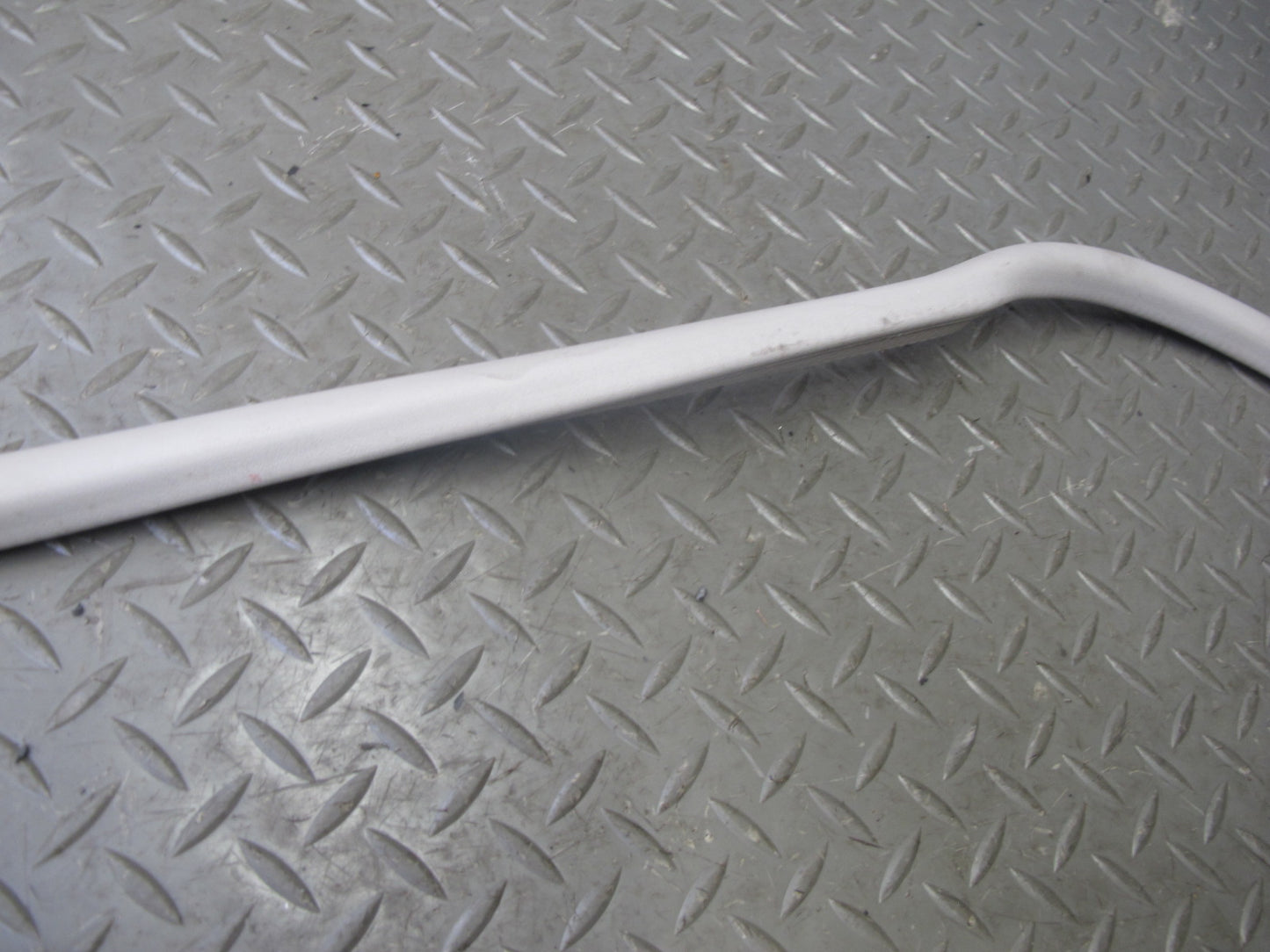 2003-2009 Hummer H2 Front Upper Roof Weatherstrip Rubber Seal