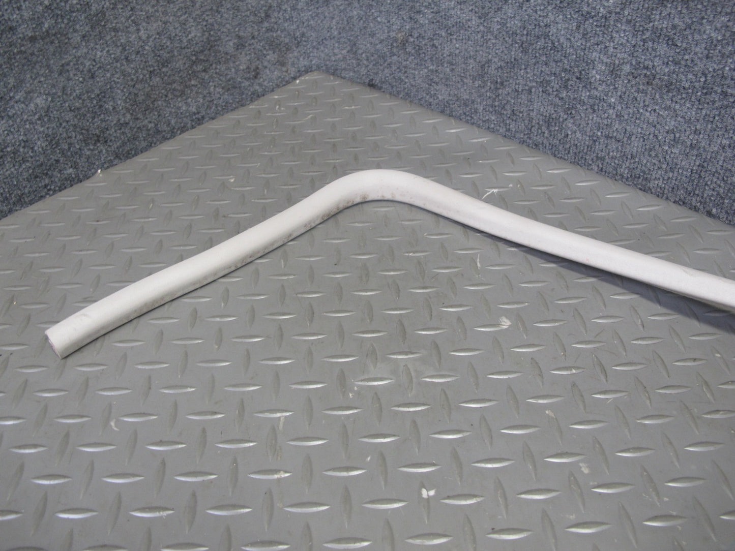 2003-2009 Hummer H2 Front Upper Roof Weatherstrip Rubber Seal