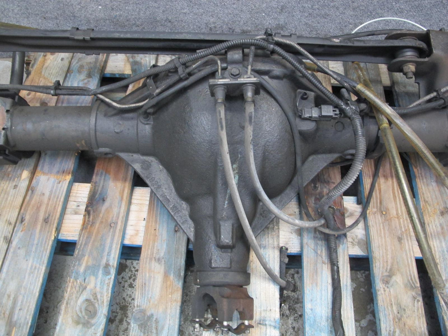 2003-2005 Hummer H2 AWD 6.0 Rear Axle Differential W/ Caliper & Axle Shafts 4.10