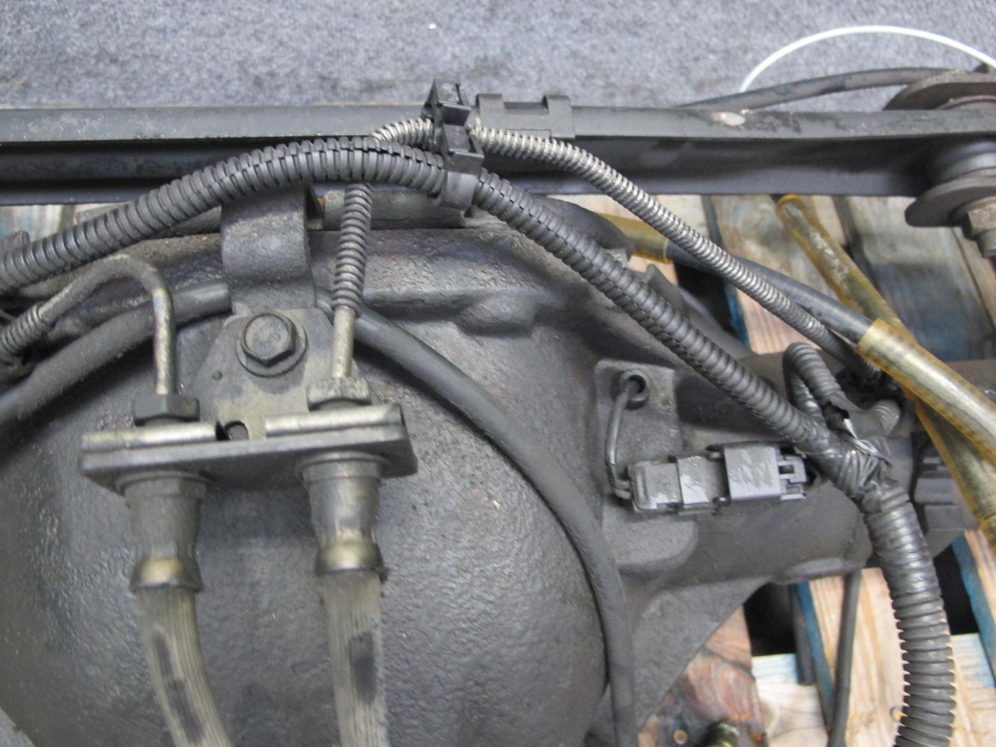 2003-2005 Hummer H2 AWD 6.0 Rear Axle Differential W/ Caliper & Axle Shafts 4.10