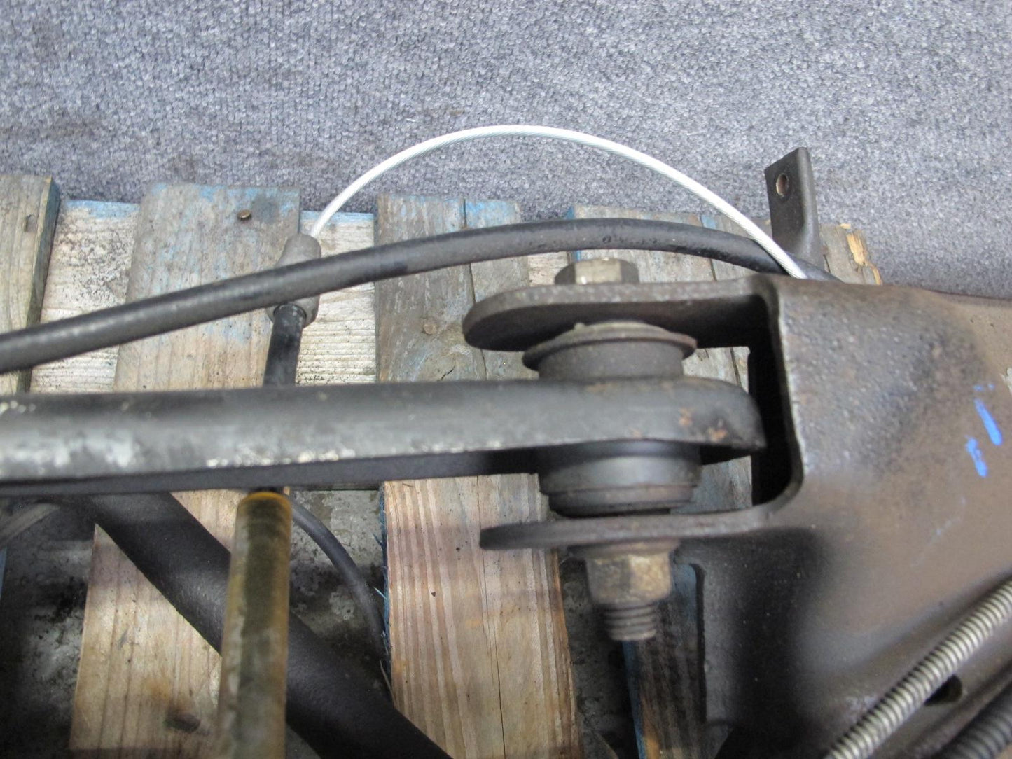 2003-2005 Hummer H2 AWD 6.0 Rear Axle Differential W/ Caliper & Axle Shafts 4.10