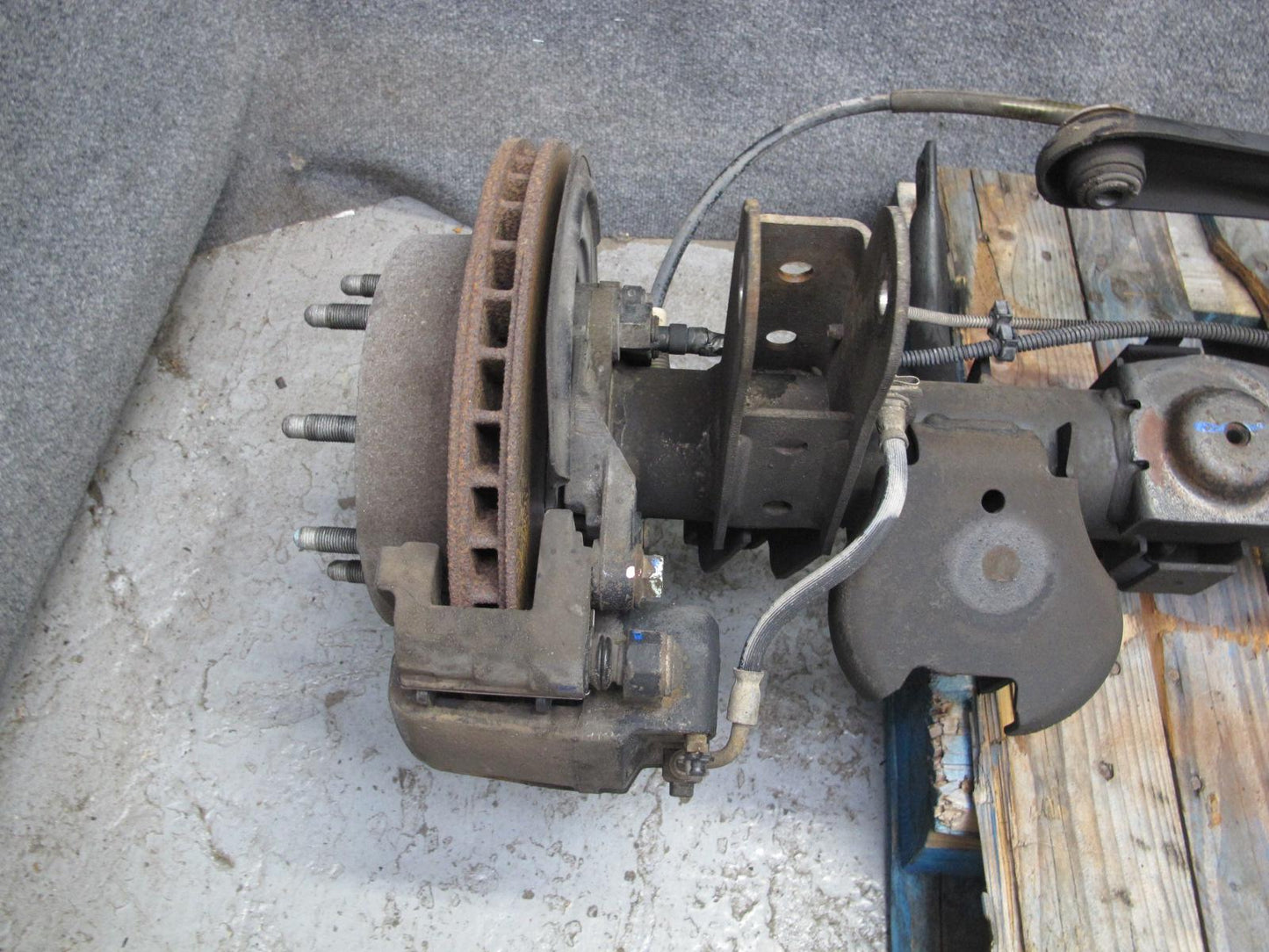 2003-2005 Hummer H2 AWD 6.0 Rear Axle Differential W/ Caliper & Axle Shafts 4.10
