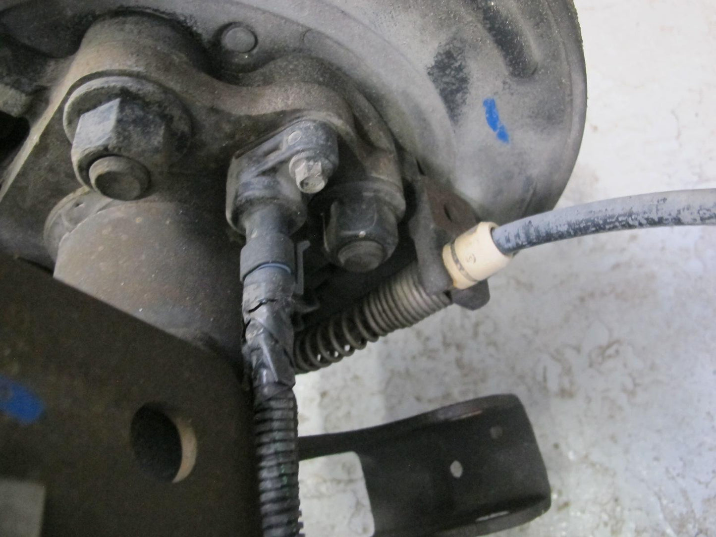 2003-2005 Hummer H2 AWD 6.0 Rear Axle Differential W/ Caliper & Axle Shafts 4.10