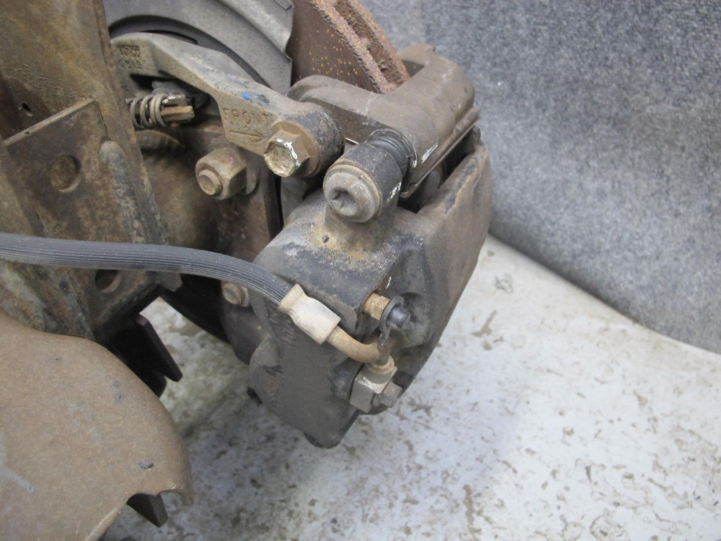 2003-2005 Hummer H2 AWD 6.0 Rear Axle Differential W/ Caliper & Axle Shafts 4.10