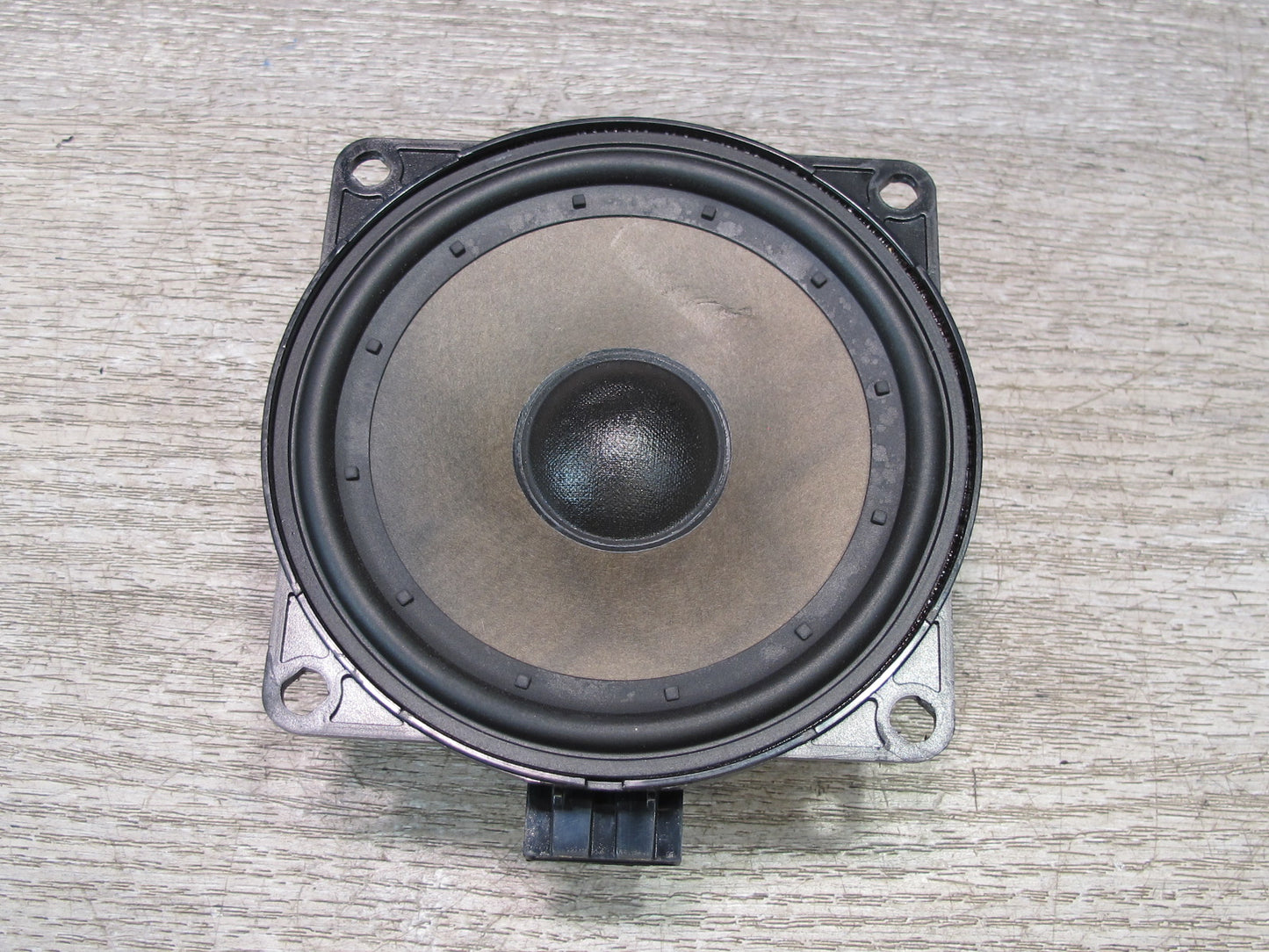05-14 VW R32 GTI Rabbit Jetta Set of 2 Front Left & Right Door Audio Speaker OEM