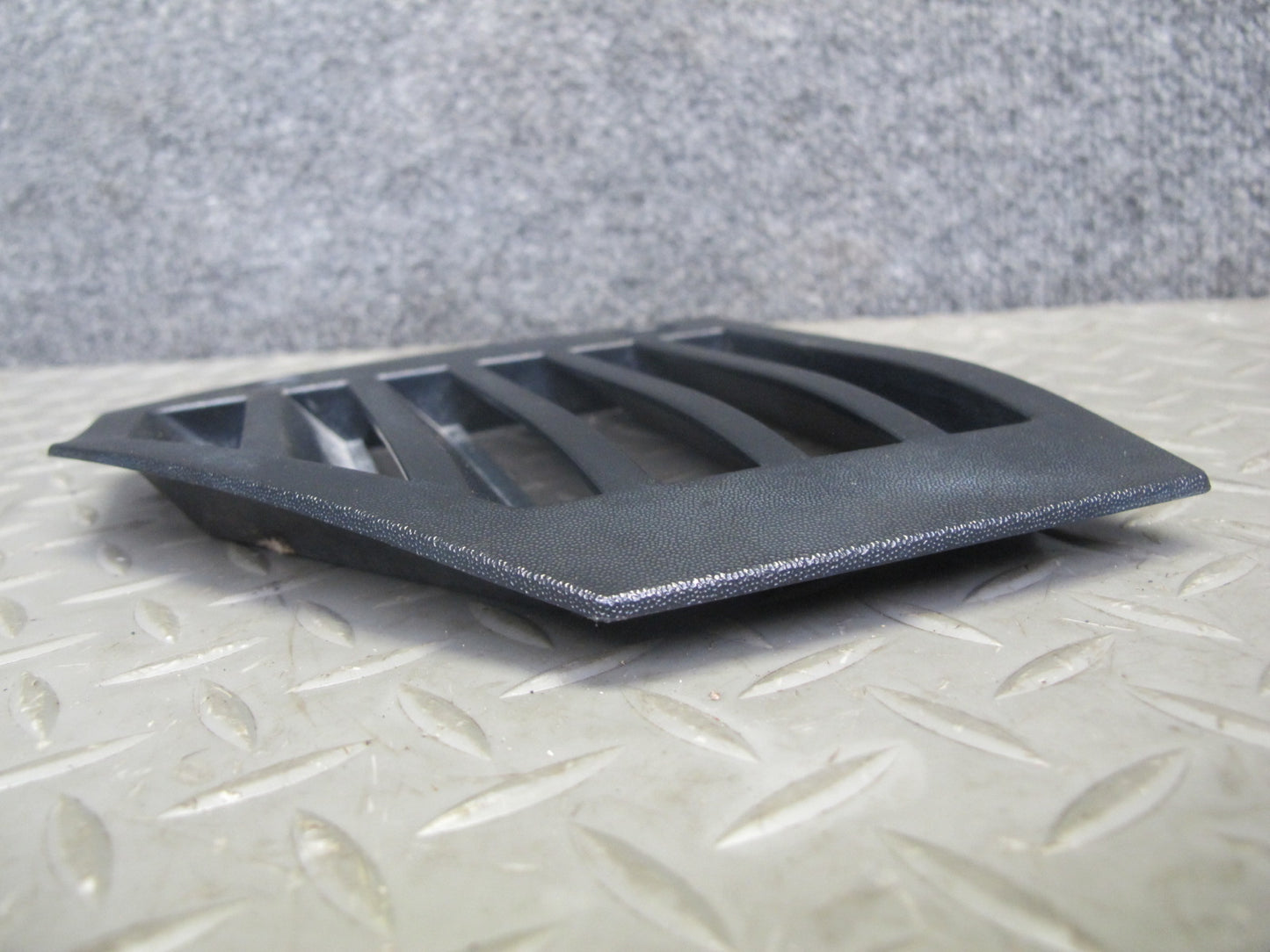 2003 Hummer H2 Front Left & Right Side Fender Grille Moldng Black Set of 2