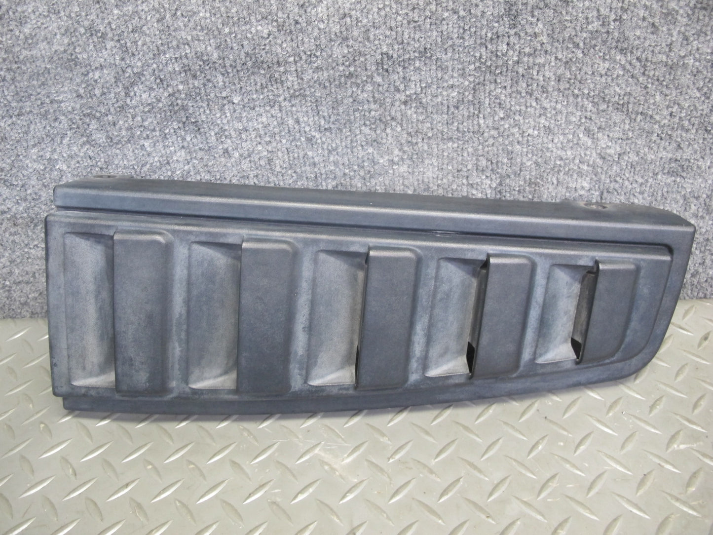 03-09 Hummer H2 Rear Left & Right Tail Light Upper Vent Grille Trim Applique Set