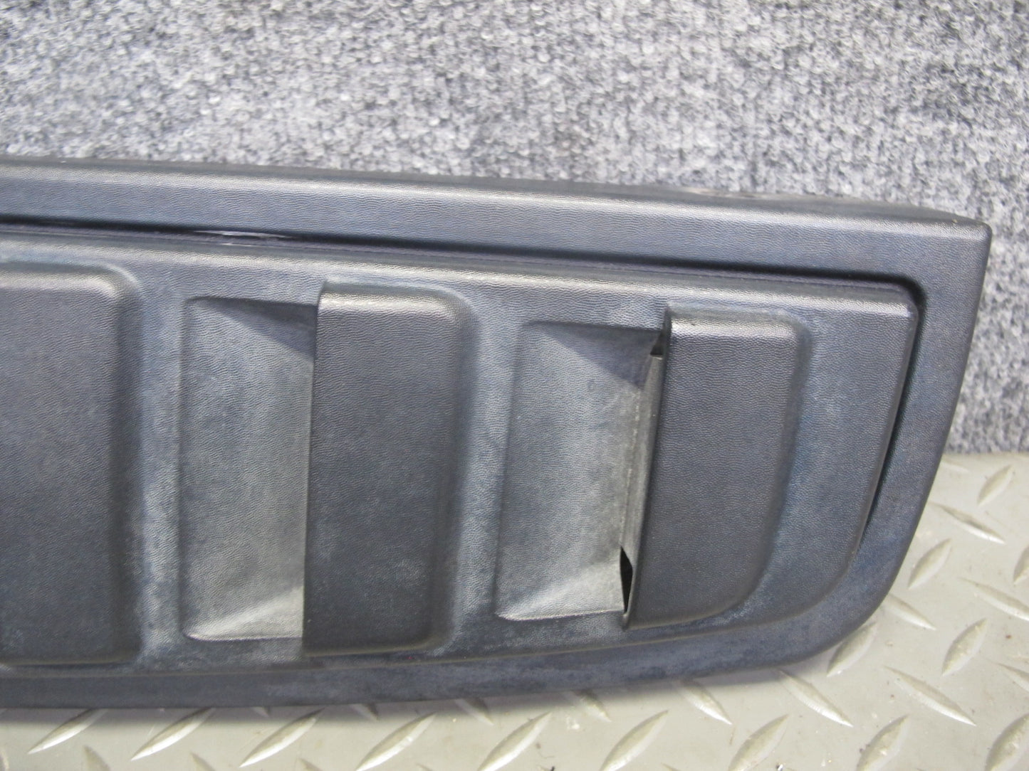 03-09 Hummer H2 Rear Left & Right Tail Light Upper Vent Grille Trim Applique Set