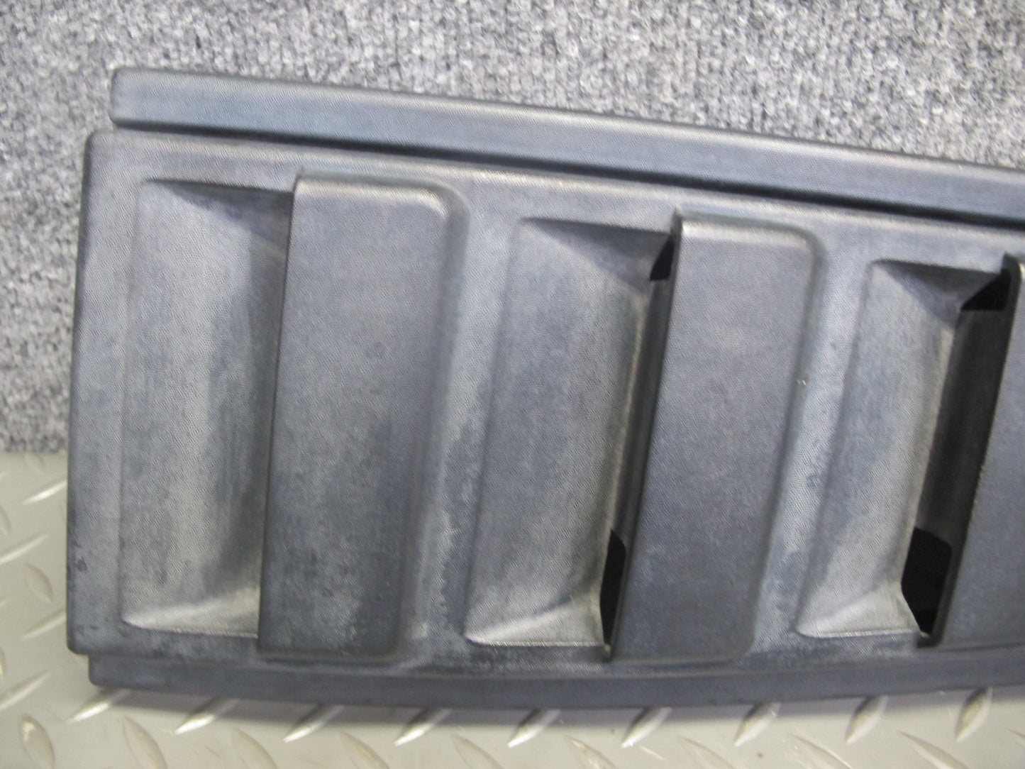 03-09 Hummer H2 Rear Left & Right Tail Light Upper Vent Grille Trim Applique Set