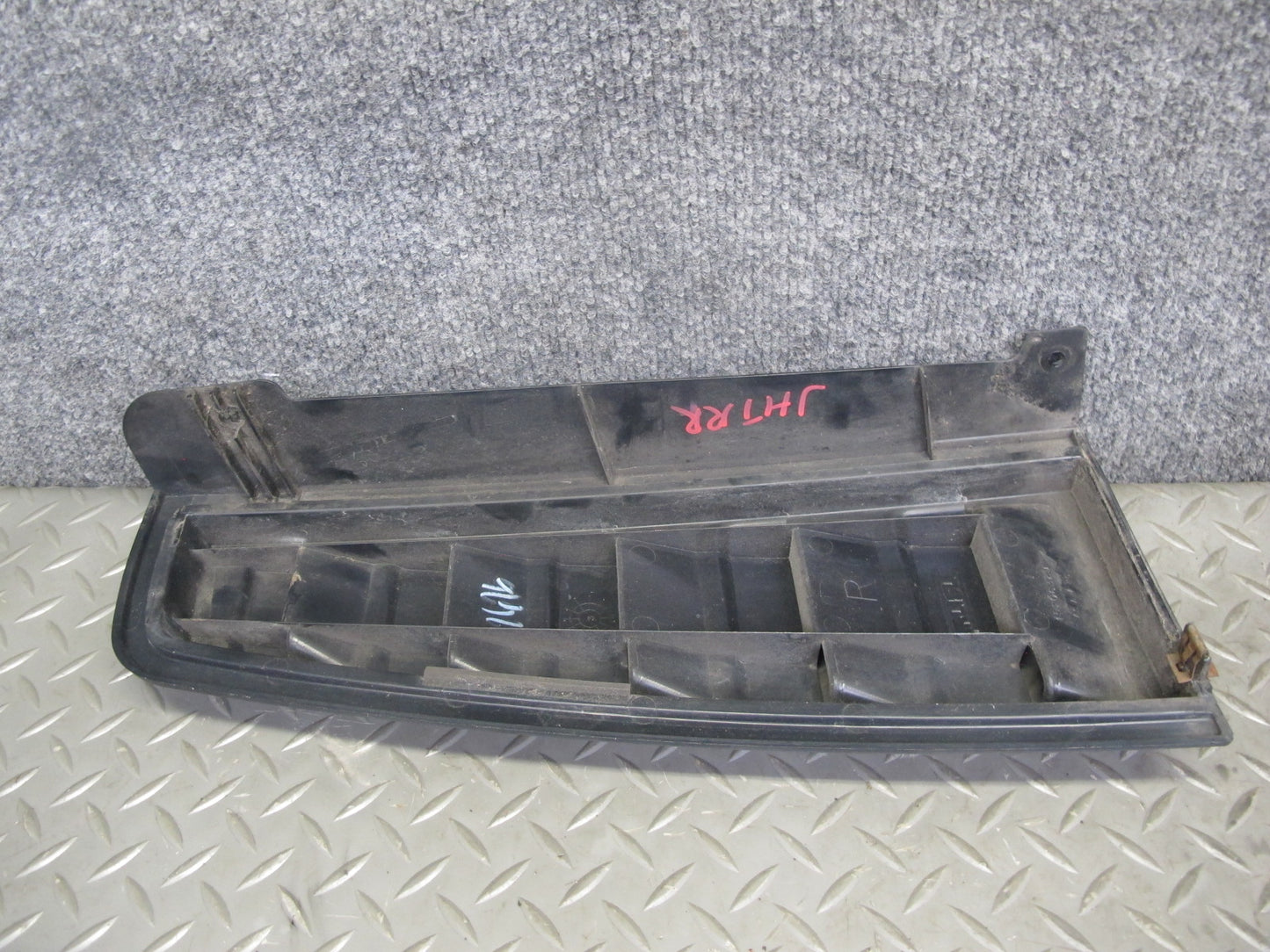 03-09 Hummer H2 Rear Left & Right Tail Light Upper Vent Grille Trim Applique Set