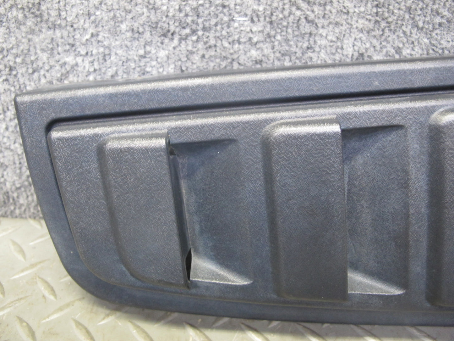03-09 Hummer H2 Rear Left & Right Tail Light Upper Vent Grille Trim Applique Set
