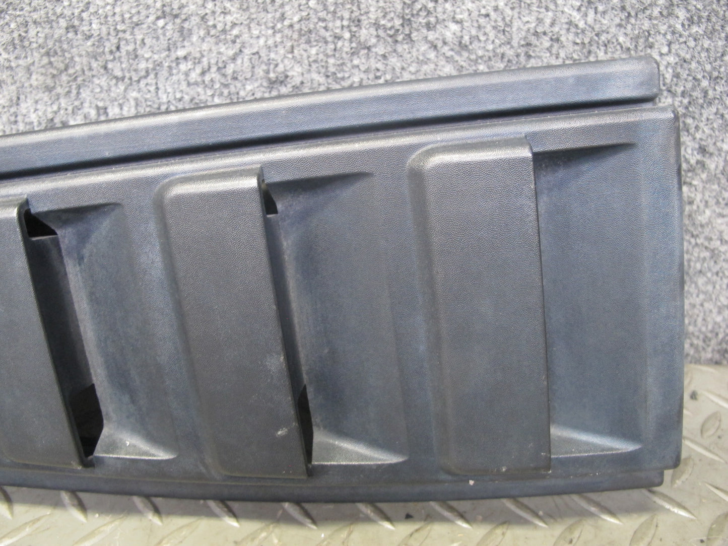 03-09 Hummer H2 Rear Left & Right Tail Light Upper Vent Grille Trim Applique Set